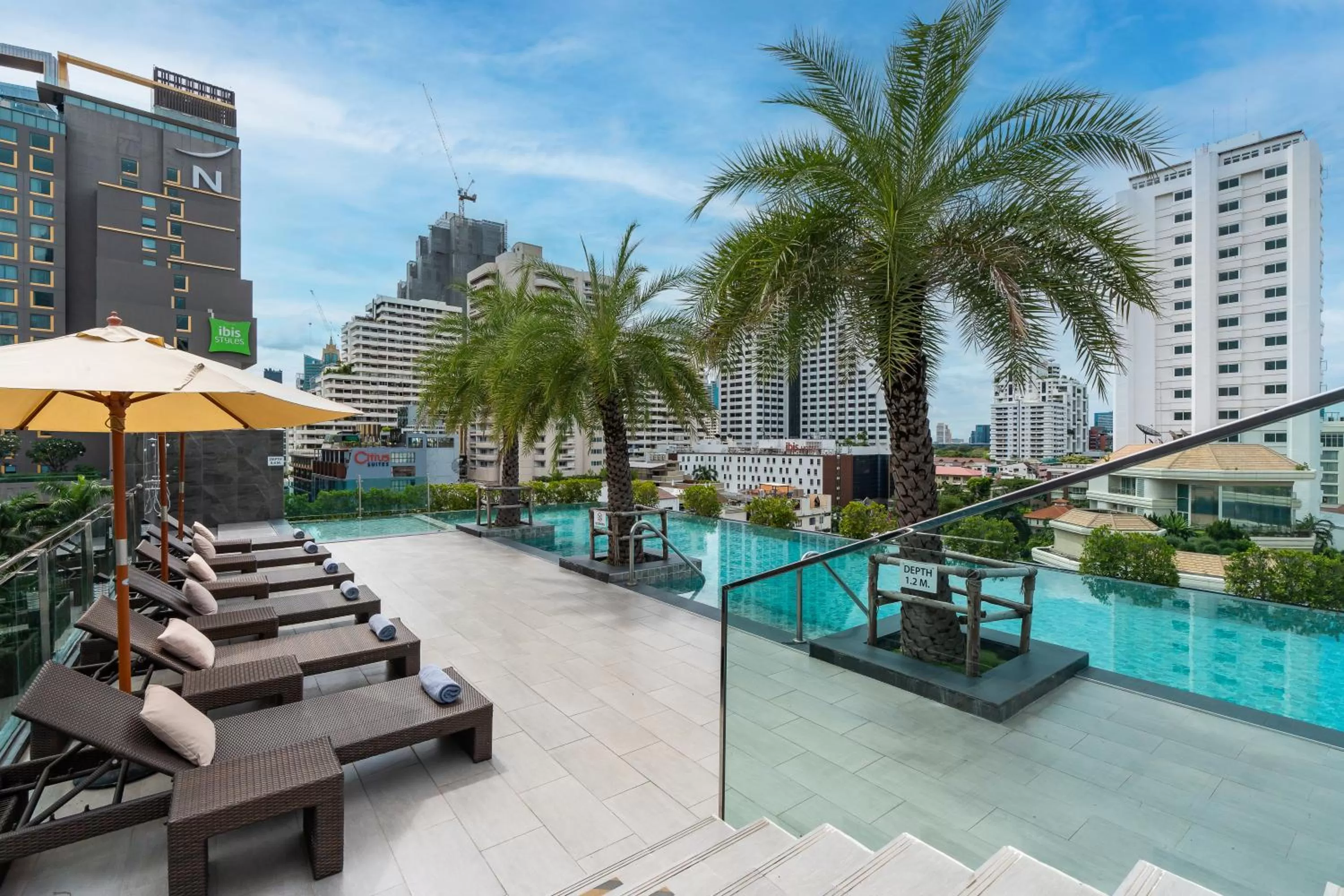 Swimming pool in SureStay Plus by Best Western Sukhumvit 2