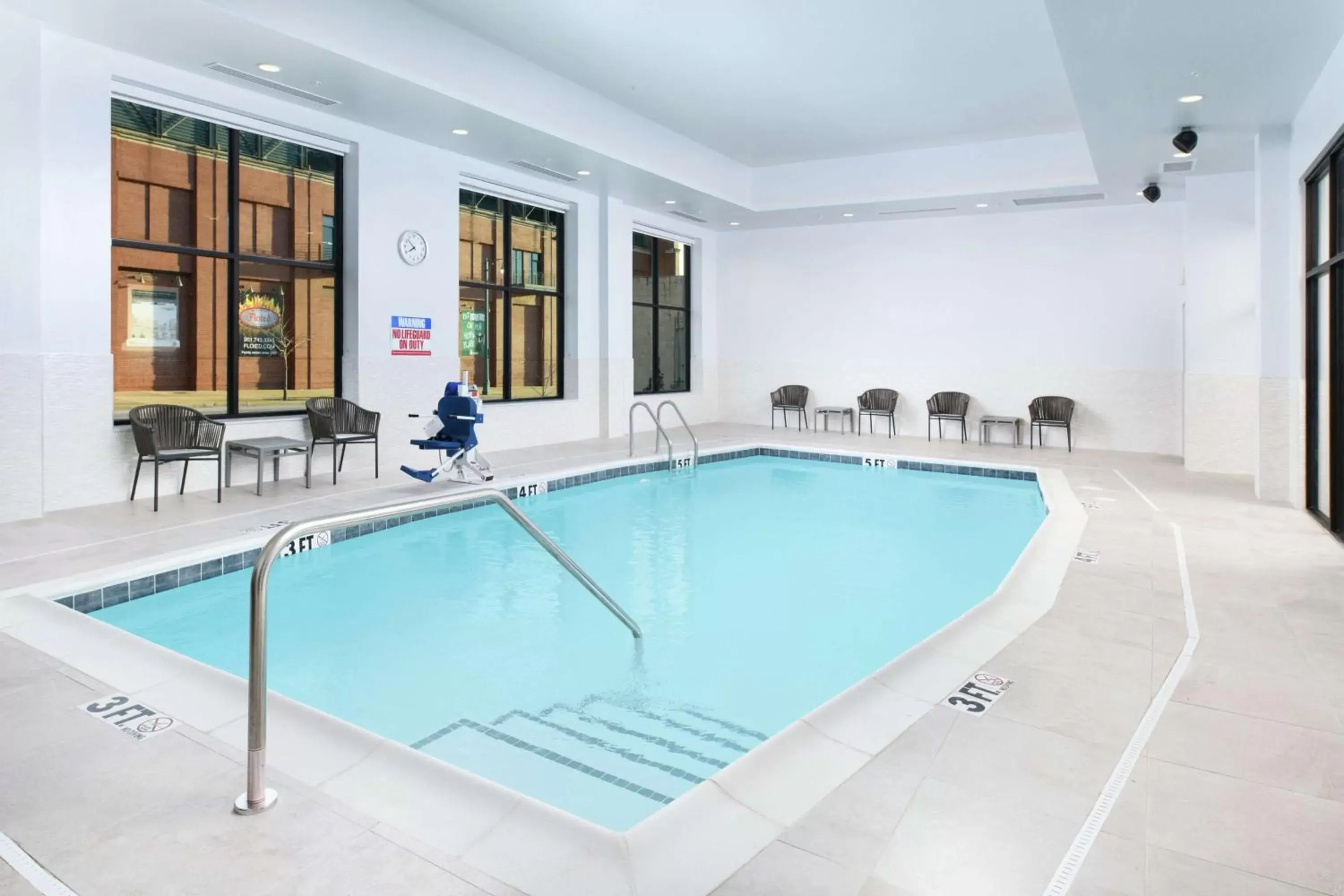 Pool view, Swimming Pool in Hilton Garden Inn Memphis Downtown Beale Street