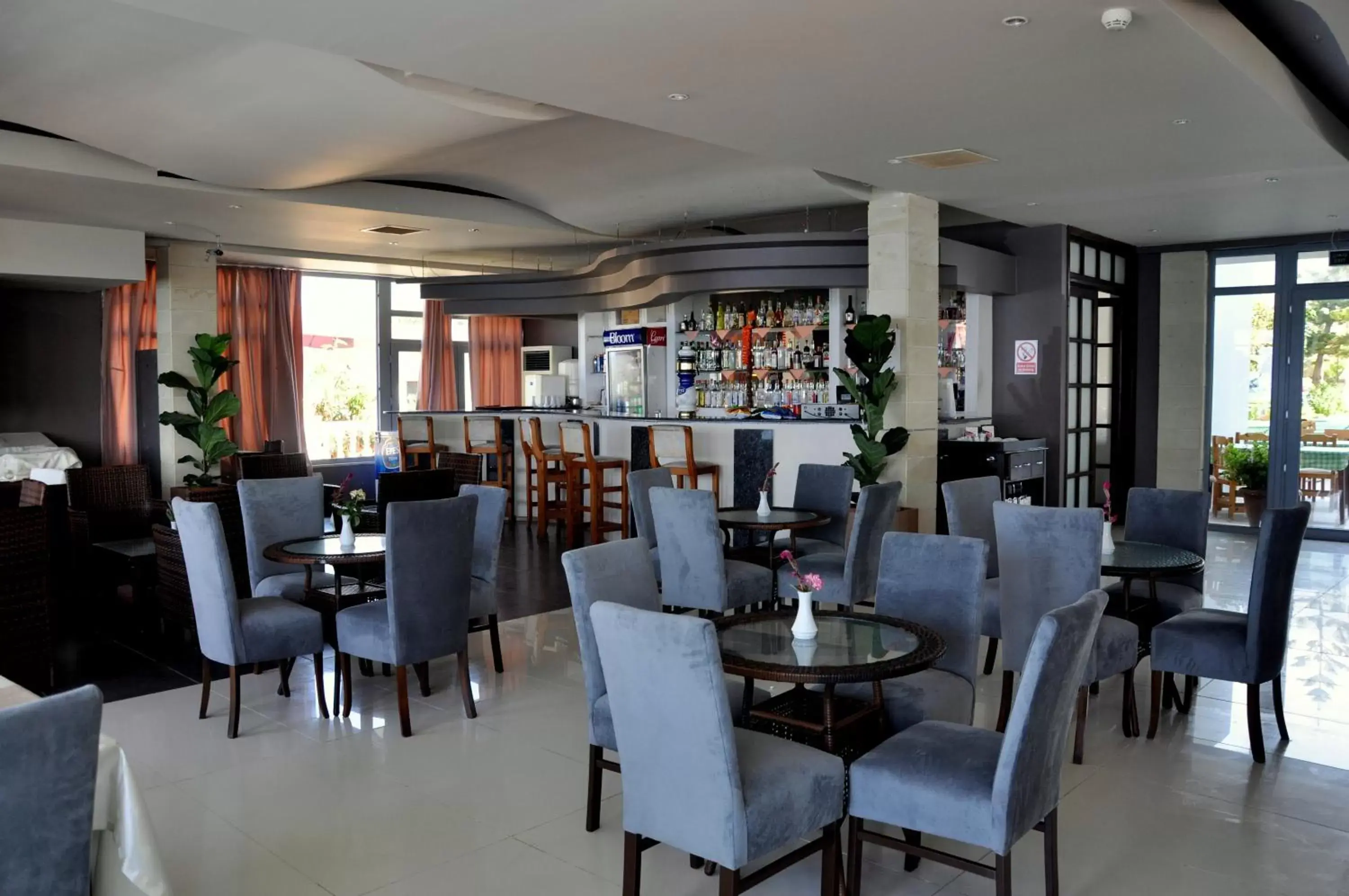 Lounge or bar, Restaurant/Places to Eat in Manolya Hotel