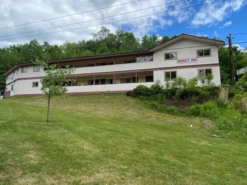 Facade/entrance, Property Building in Budget Inn