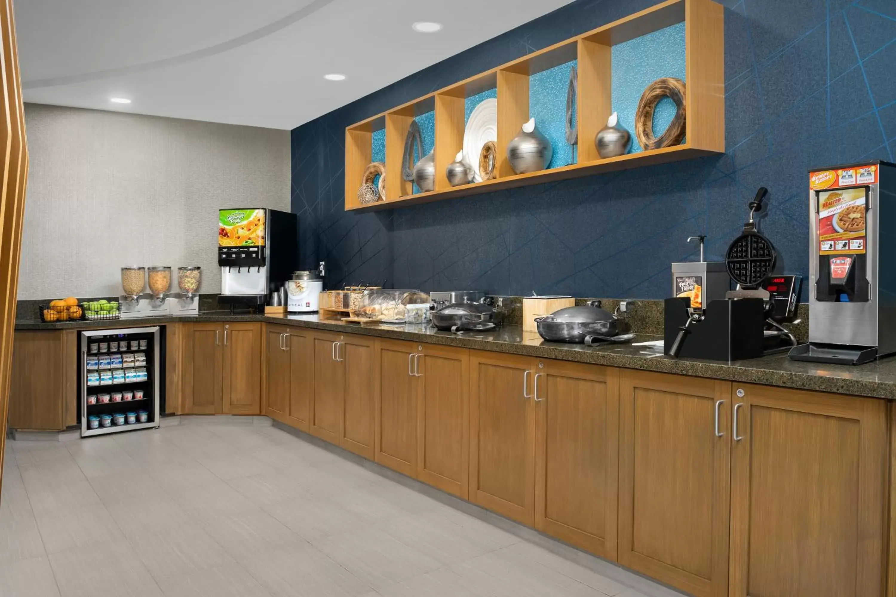 Breakfast, Restaurant/Places to Eat in SpringHill Suites by Marriott Portland Vancouver