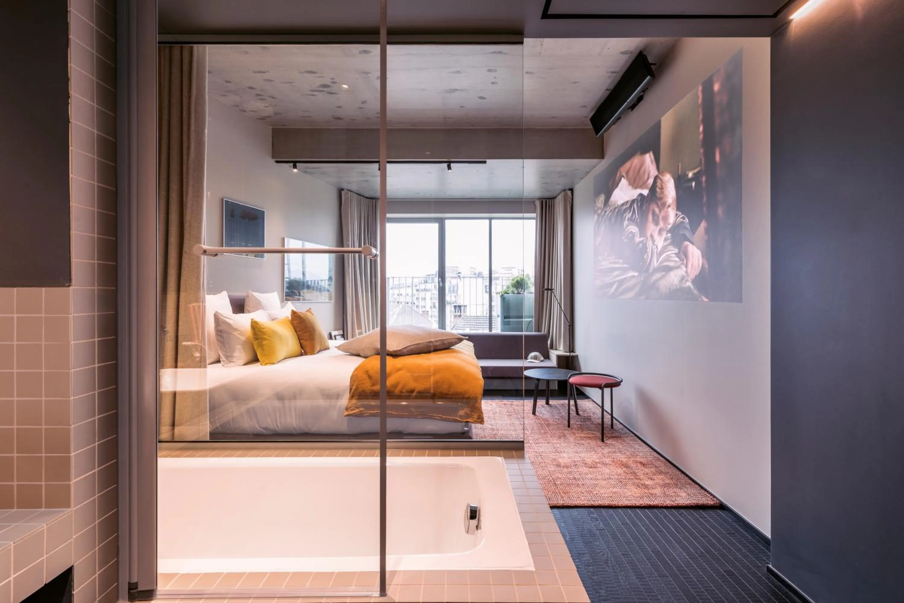 Bathroom, Bed in Hotel Paradiso
