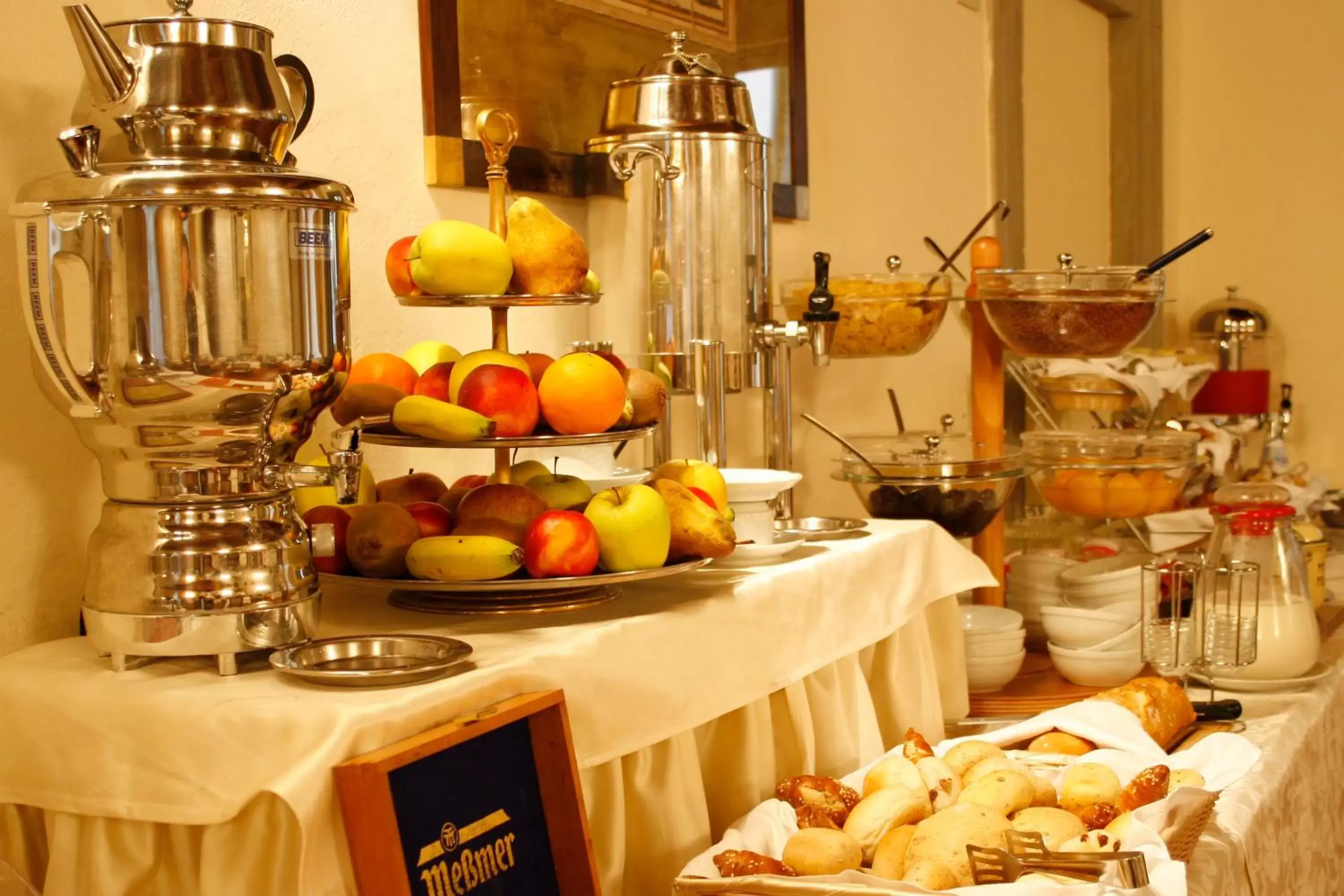 Buffet breakfast, Food in Hotel Demo'
