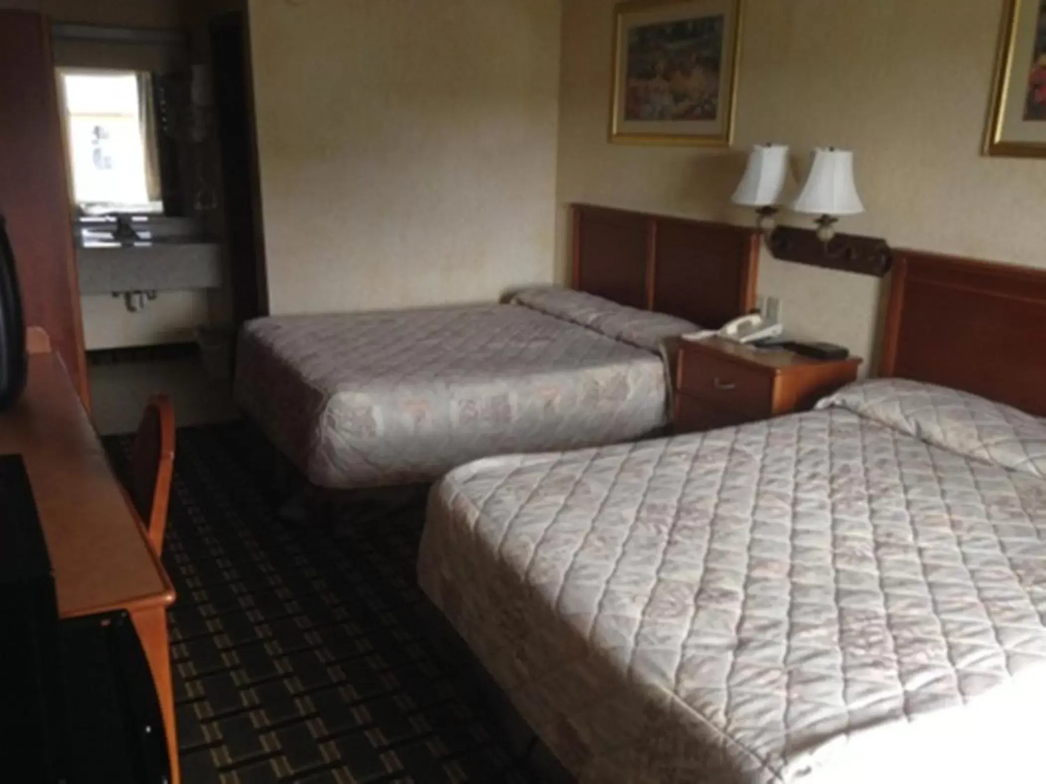 Bed in Regal Inn Guntersville
