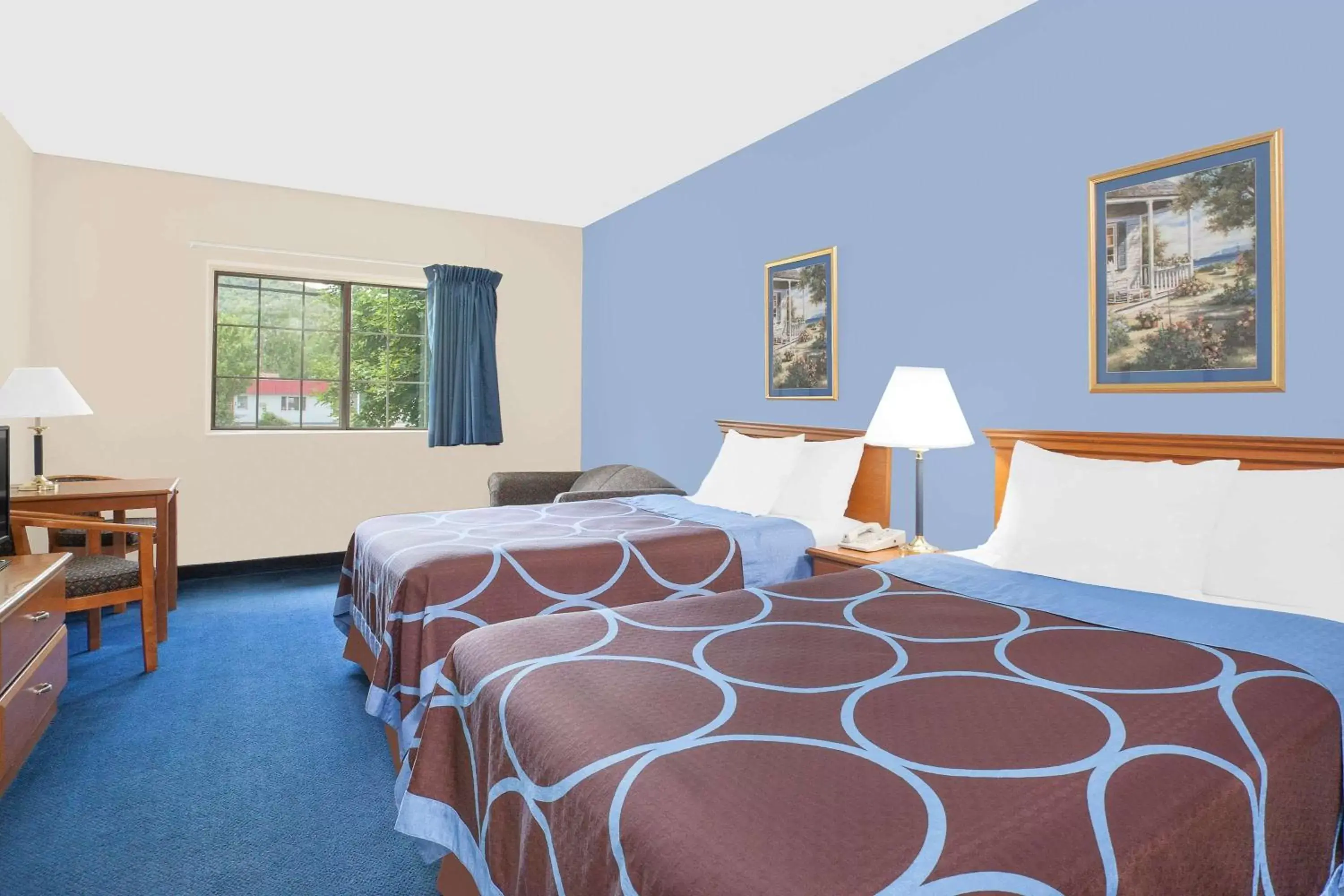 Photo of the whole room, Bed in Super 8 by Wyndham Cobleskill NY