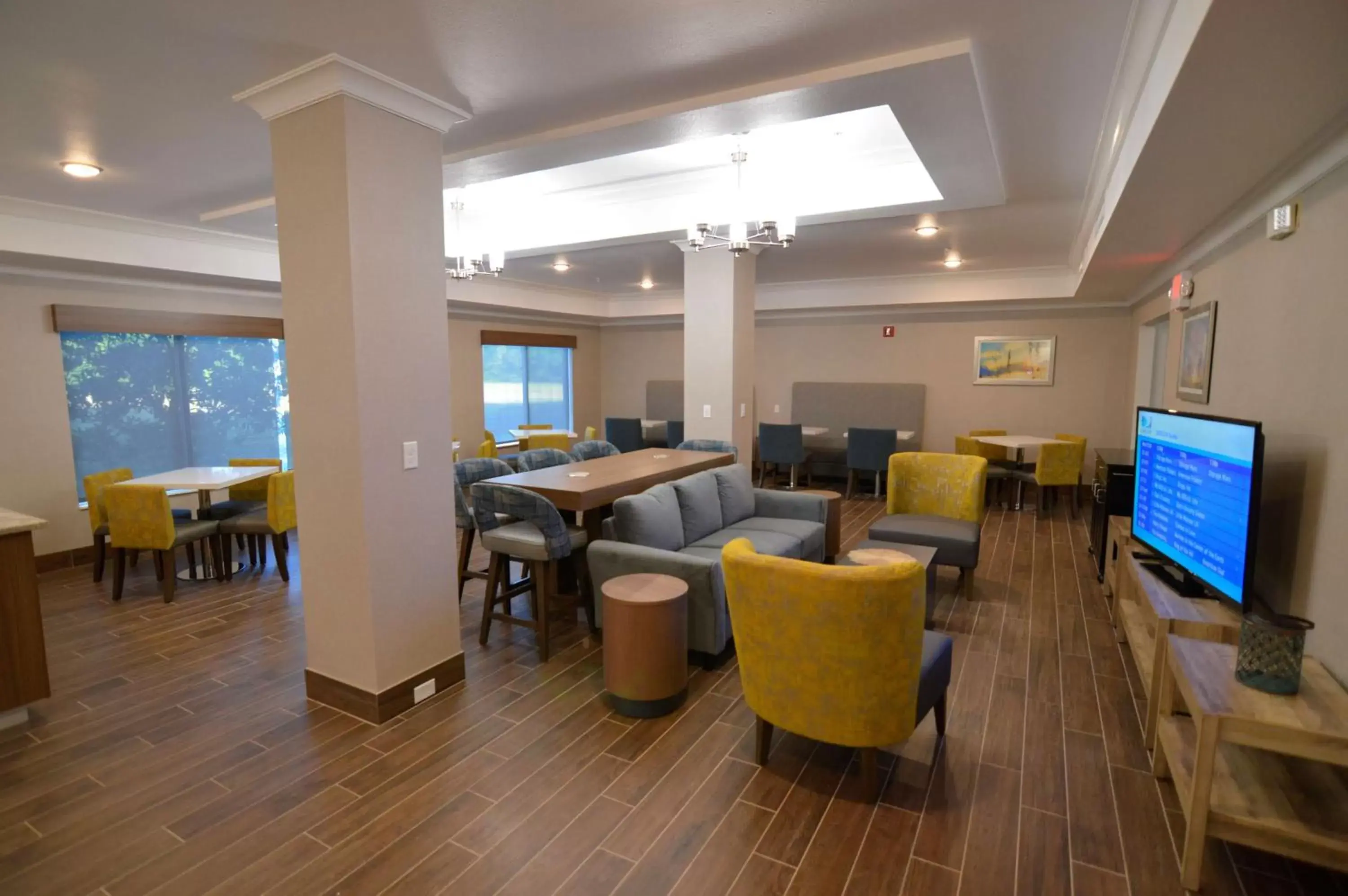 Restaurant/places to eat, Lounge/Bar in Best Western Plus Longview - University Hotel