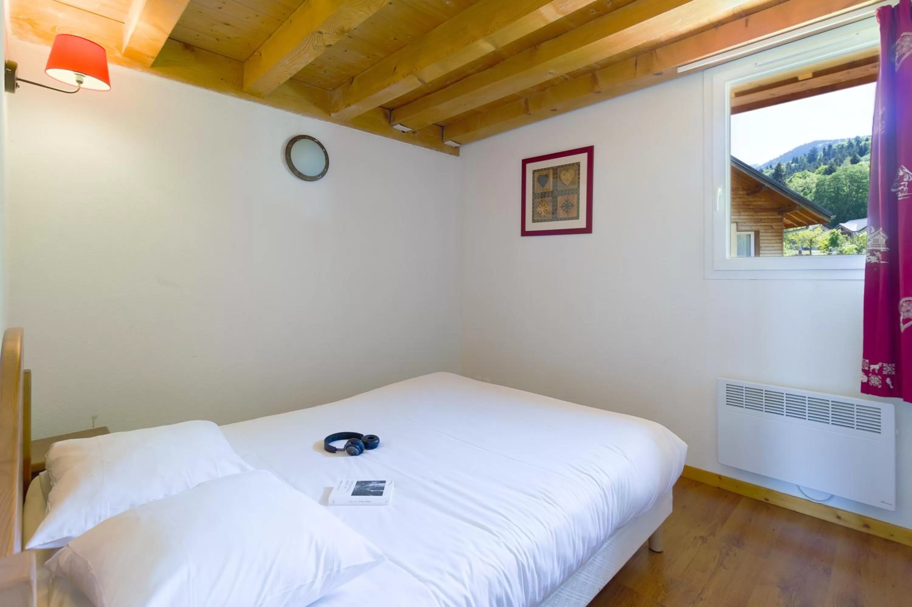 Bedroom, Bed in Garden & City Evian - Lugrin