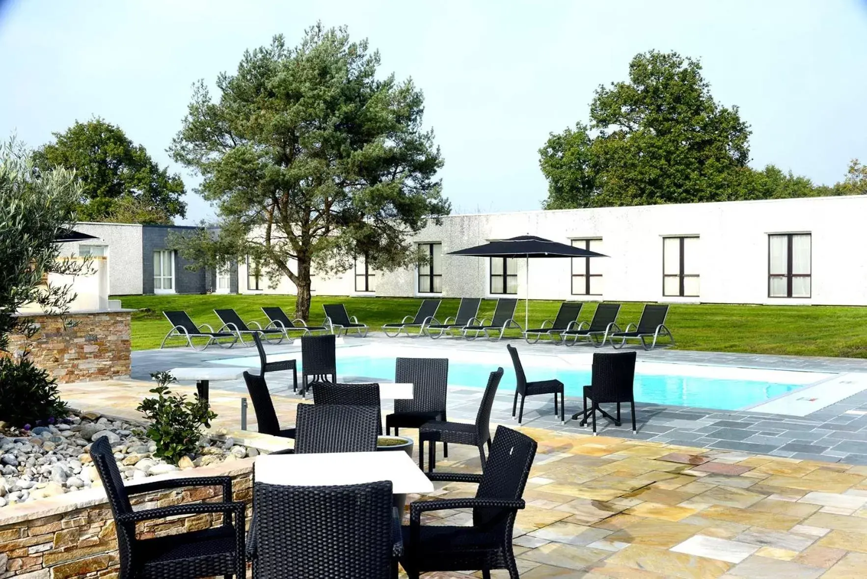 Balcony/Terrace, Swimming Pool in Brit Hotel Nantes Vigneux - L'Atlantel