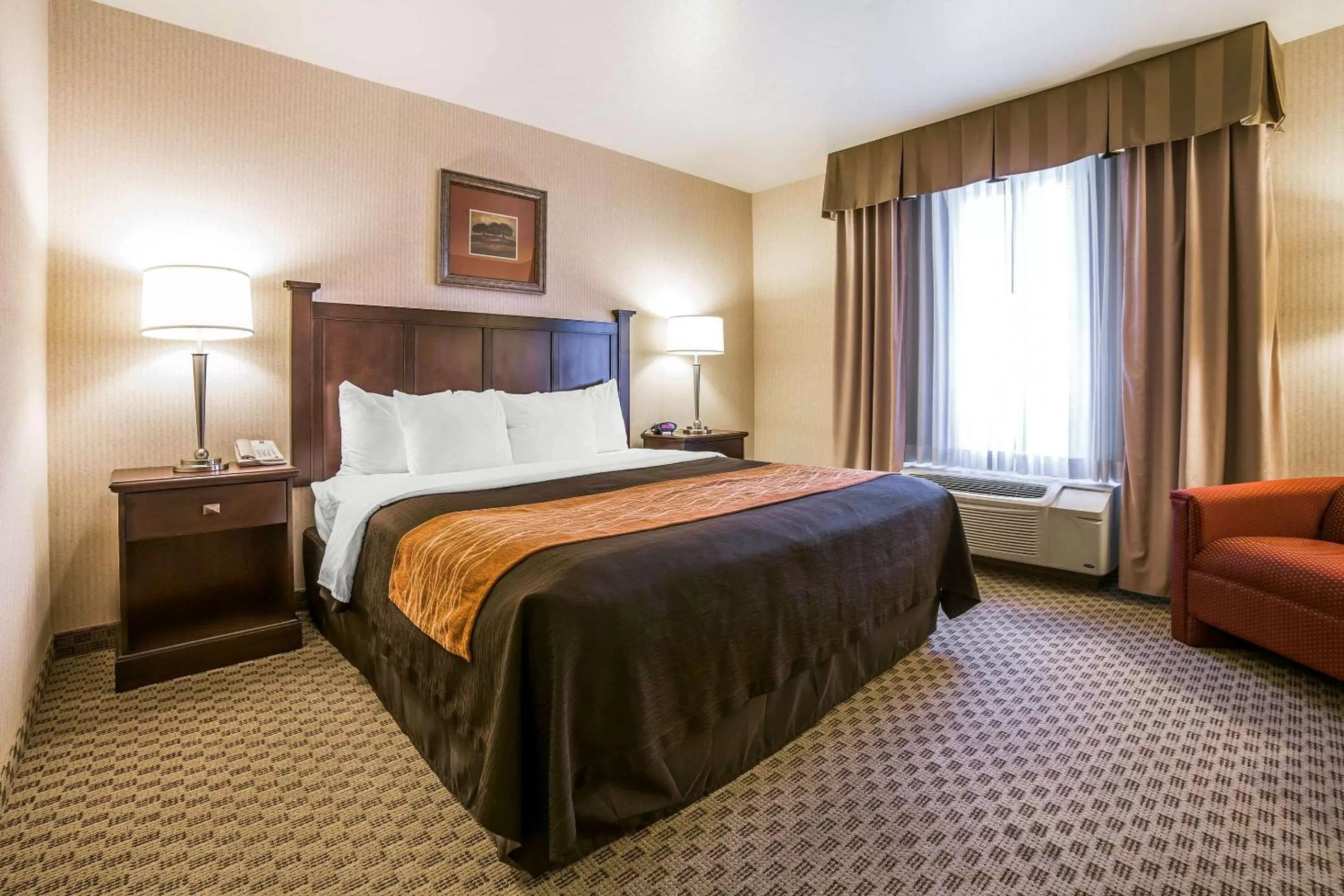 Photo of the whole room, Bed in Comfort Inn & Suites Henderson - Las Vegas