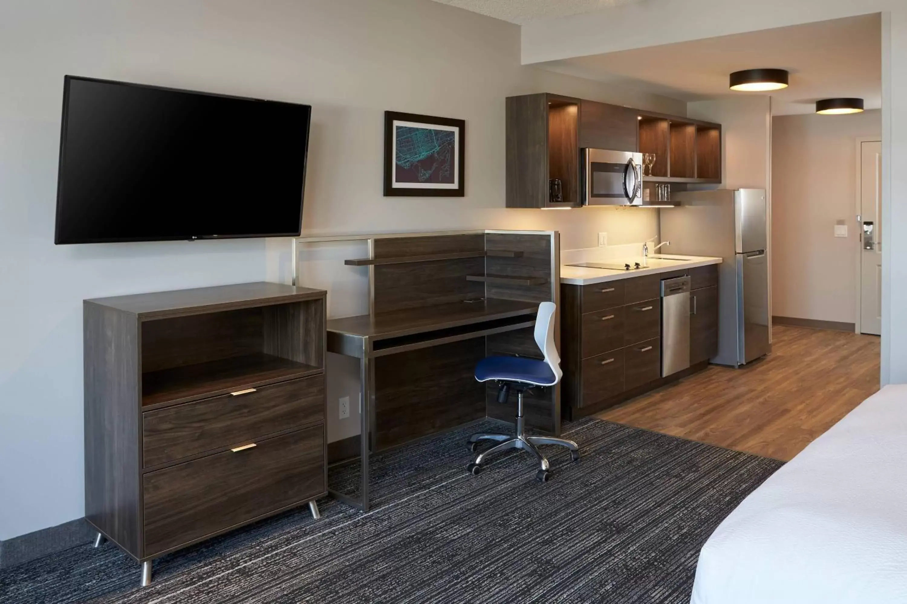 Photo of the whole room, TV/Entertainment Center in TownePlace Suites by Marriott Hamilton
