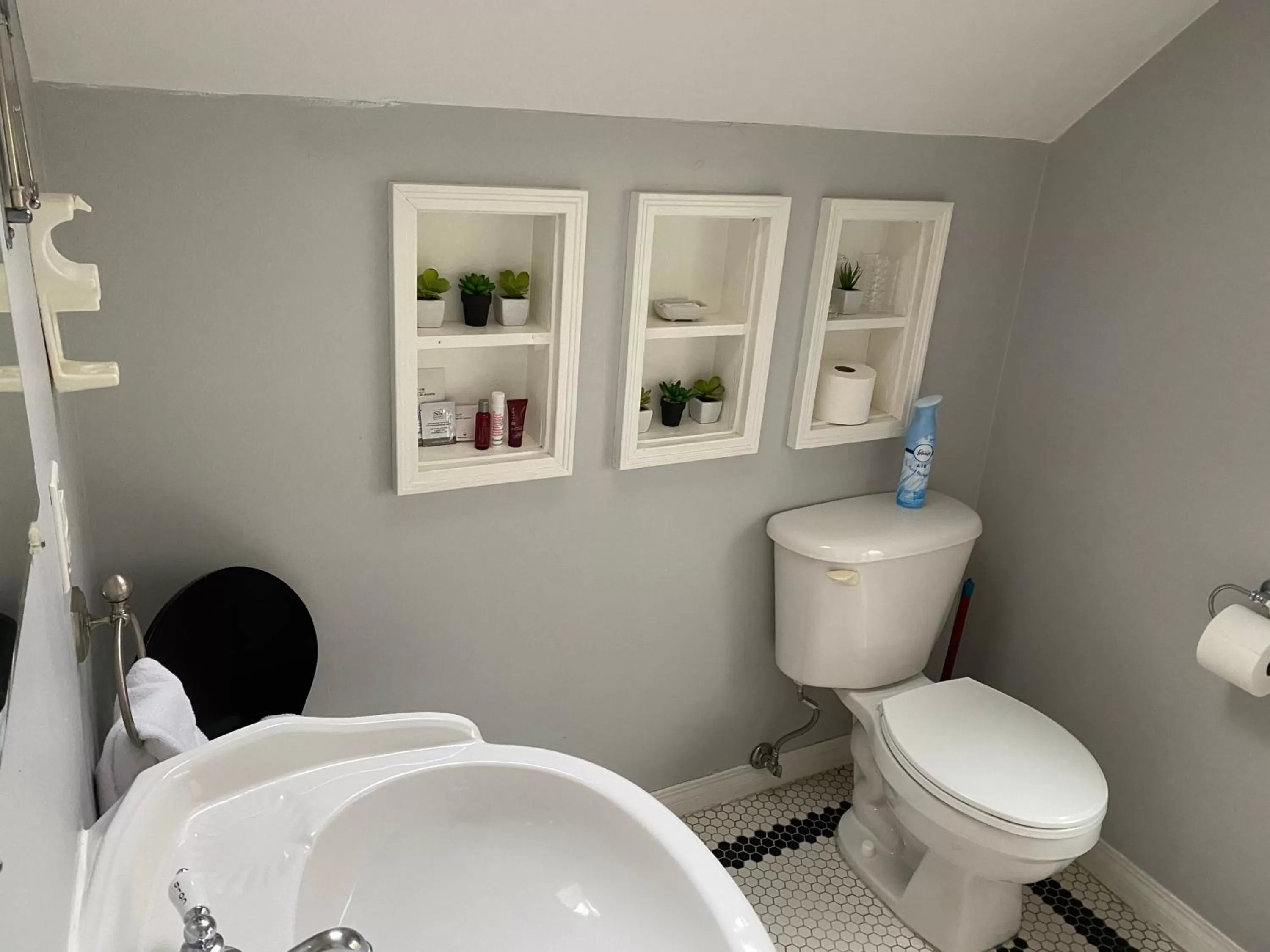 Bathroom in Barclay House Bed and Breakfast