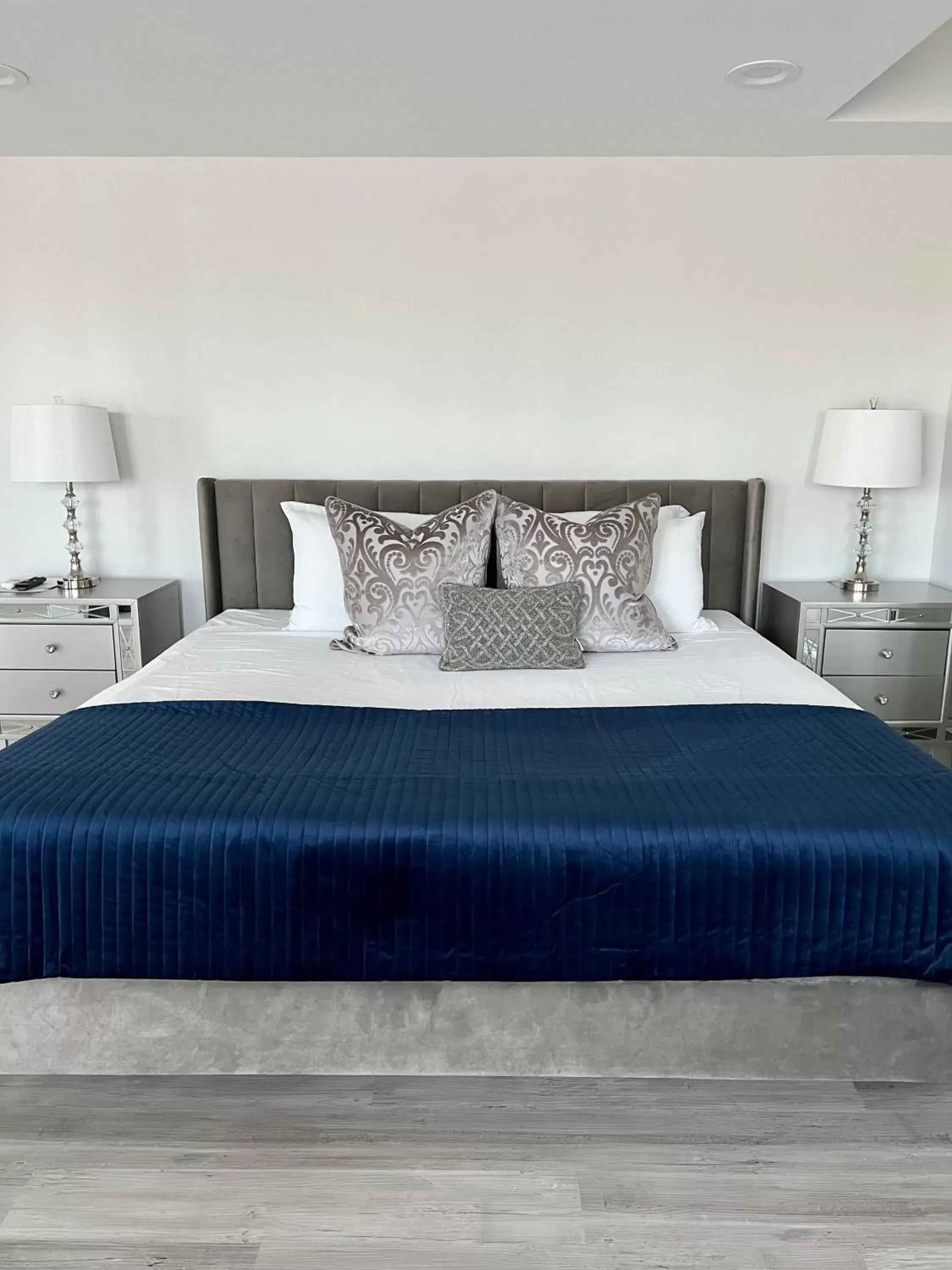 Bed in Skylaranna Hotel & Resort