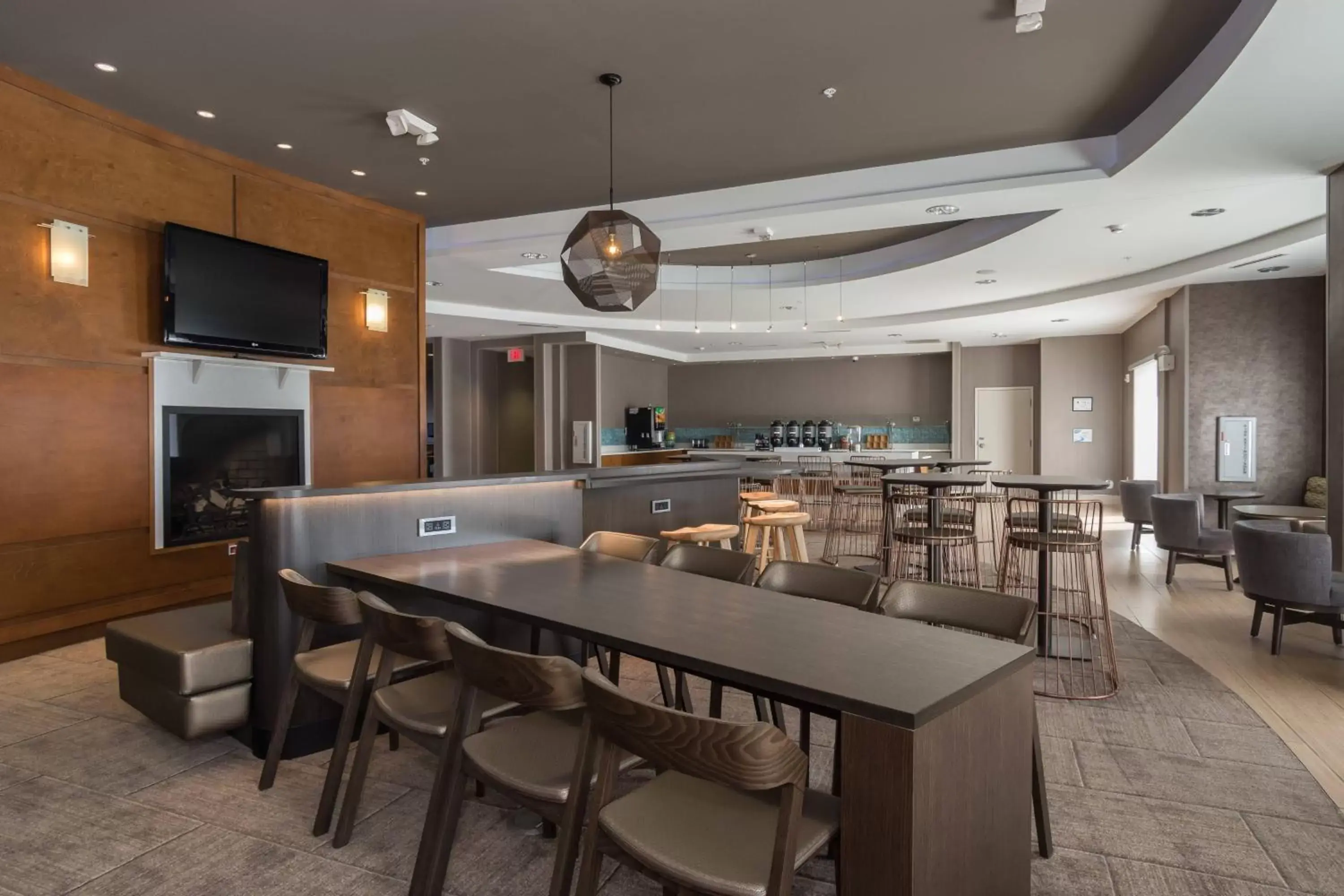 Restaurant/Places to Eat in SpringHill Suites by Marriott Charlotte Ballantyne