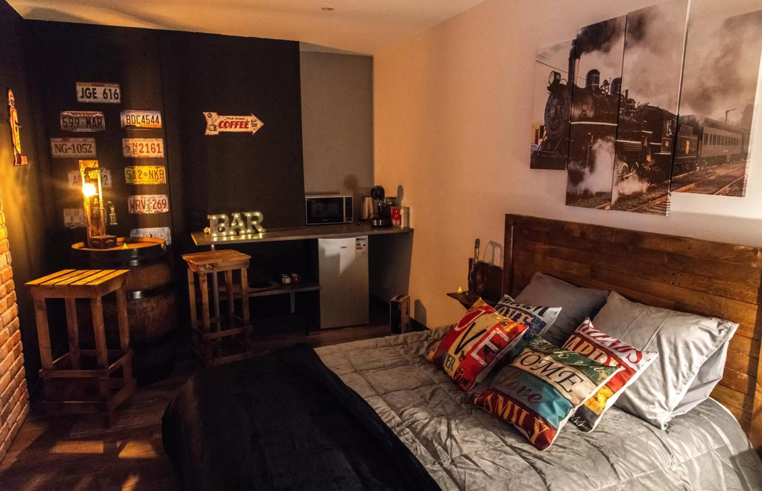 Bedroom in Aux 3 Nuances Suites Privatives & Spa