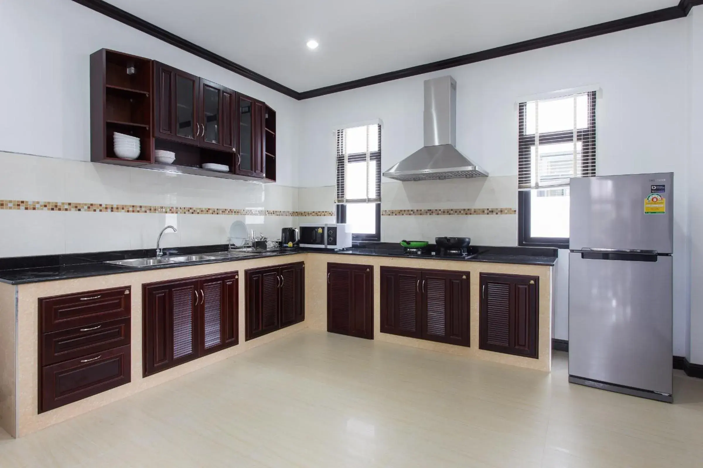 Communal kitchen, Kitchen/Kitchenette in The Best Aonang Villas