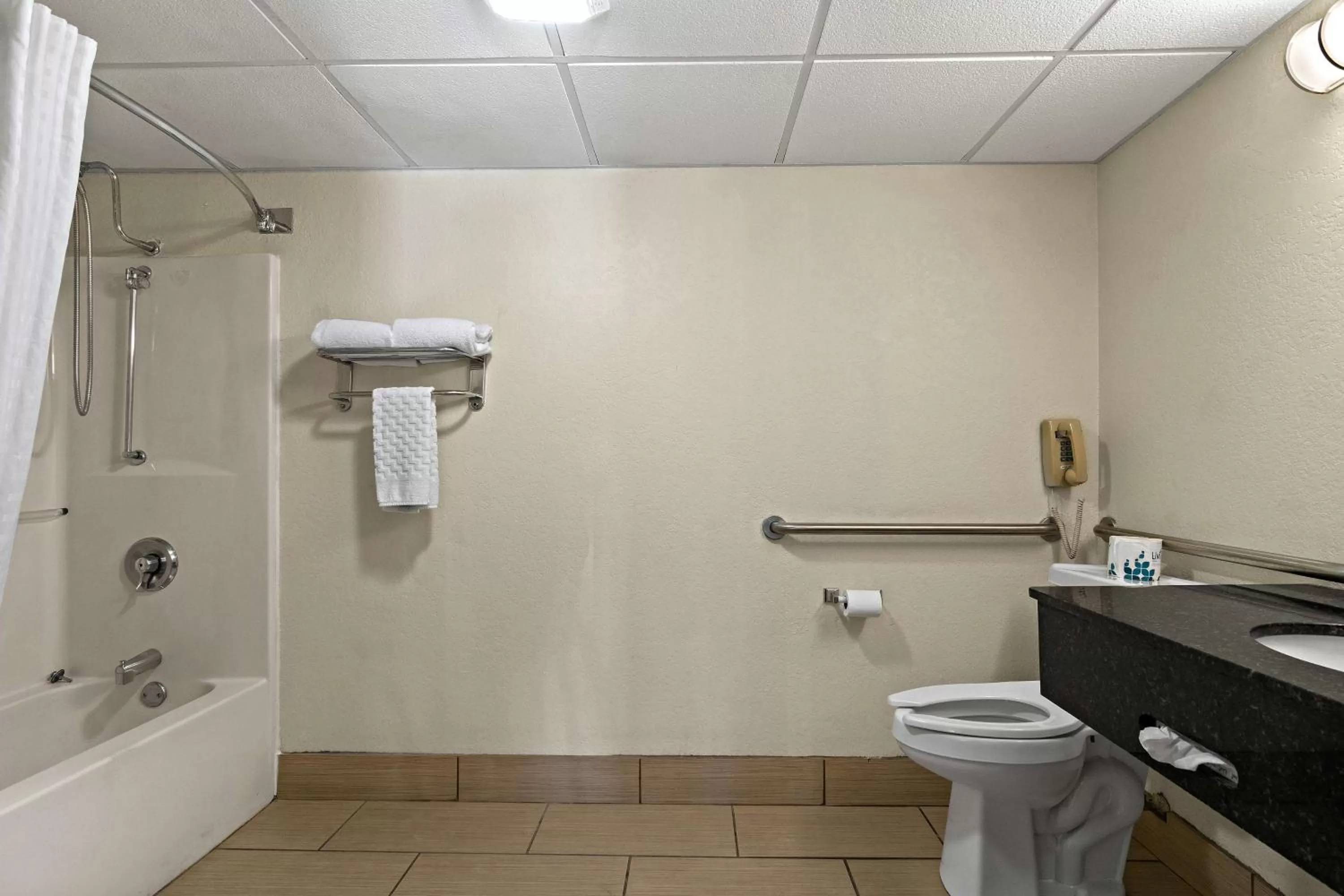 Bathroom in Best Western Windsor Suites