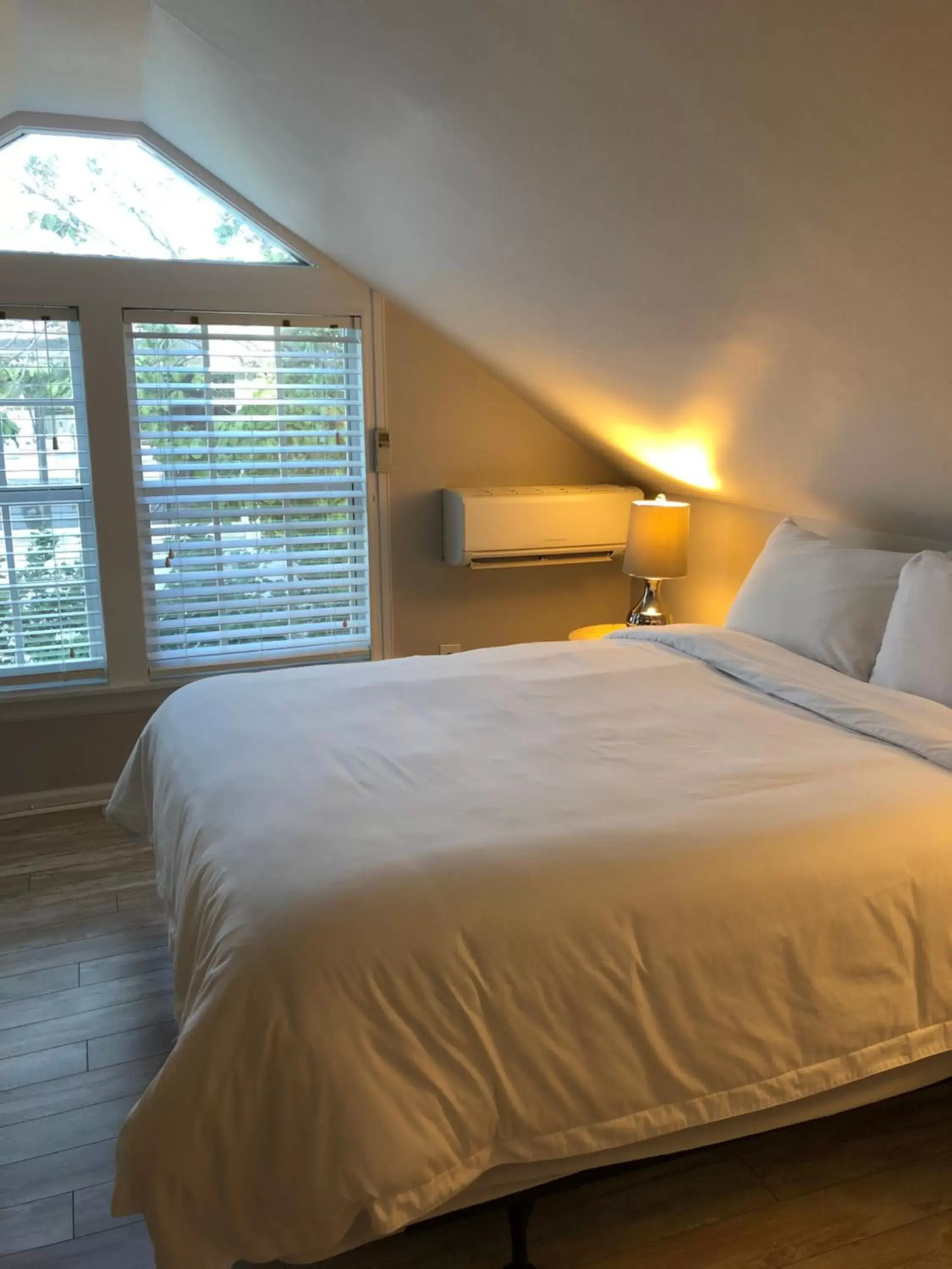 Small Double Room in L'Habitation Guesthouse- Adult Exclusive Small Double Room in L'Habitation Guesthouse- Adult Exclusive