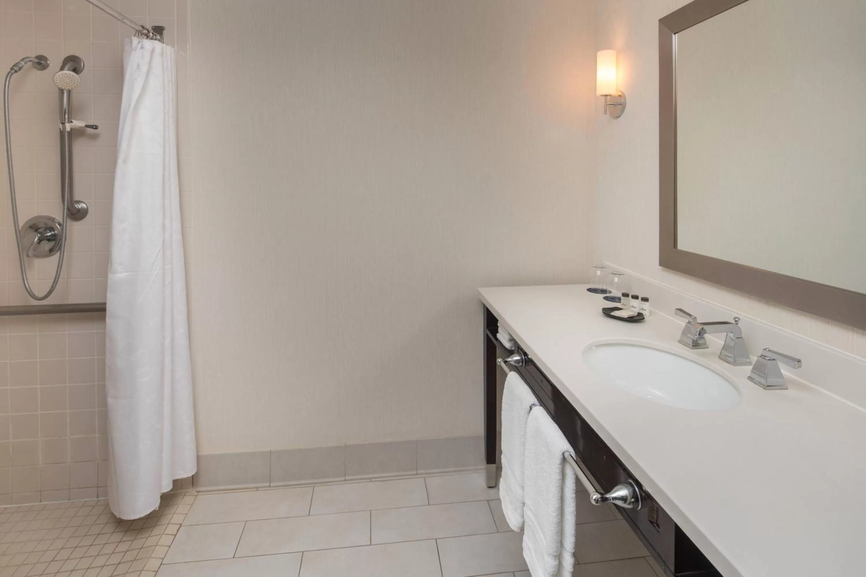 Bathroom in Sheraton Salt Lake City