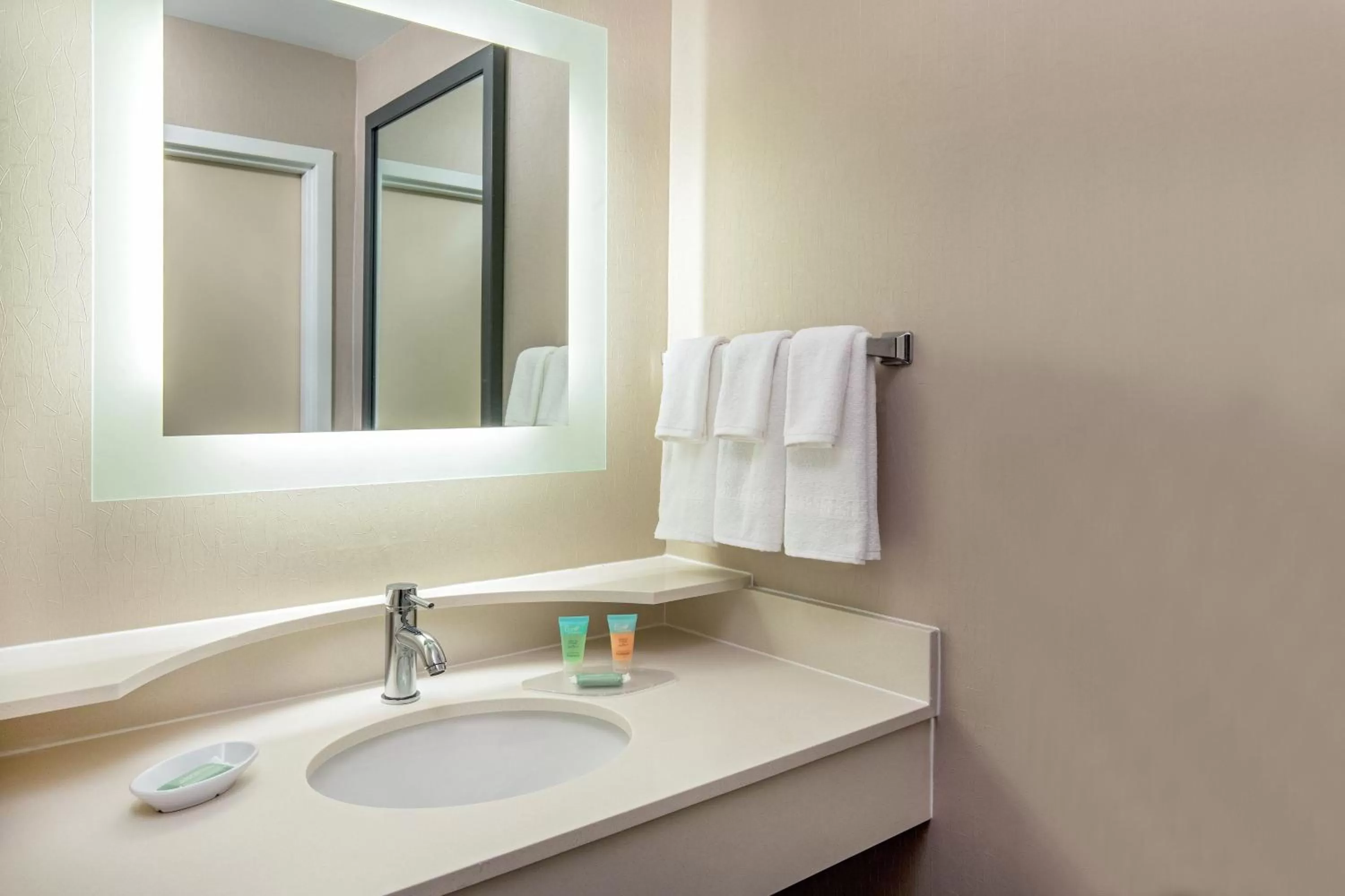 Photo of the whole room in SpringHill Suites by Marriott Norfolk Virginia Beach