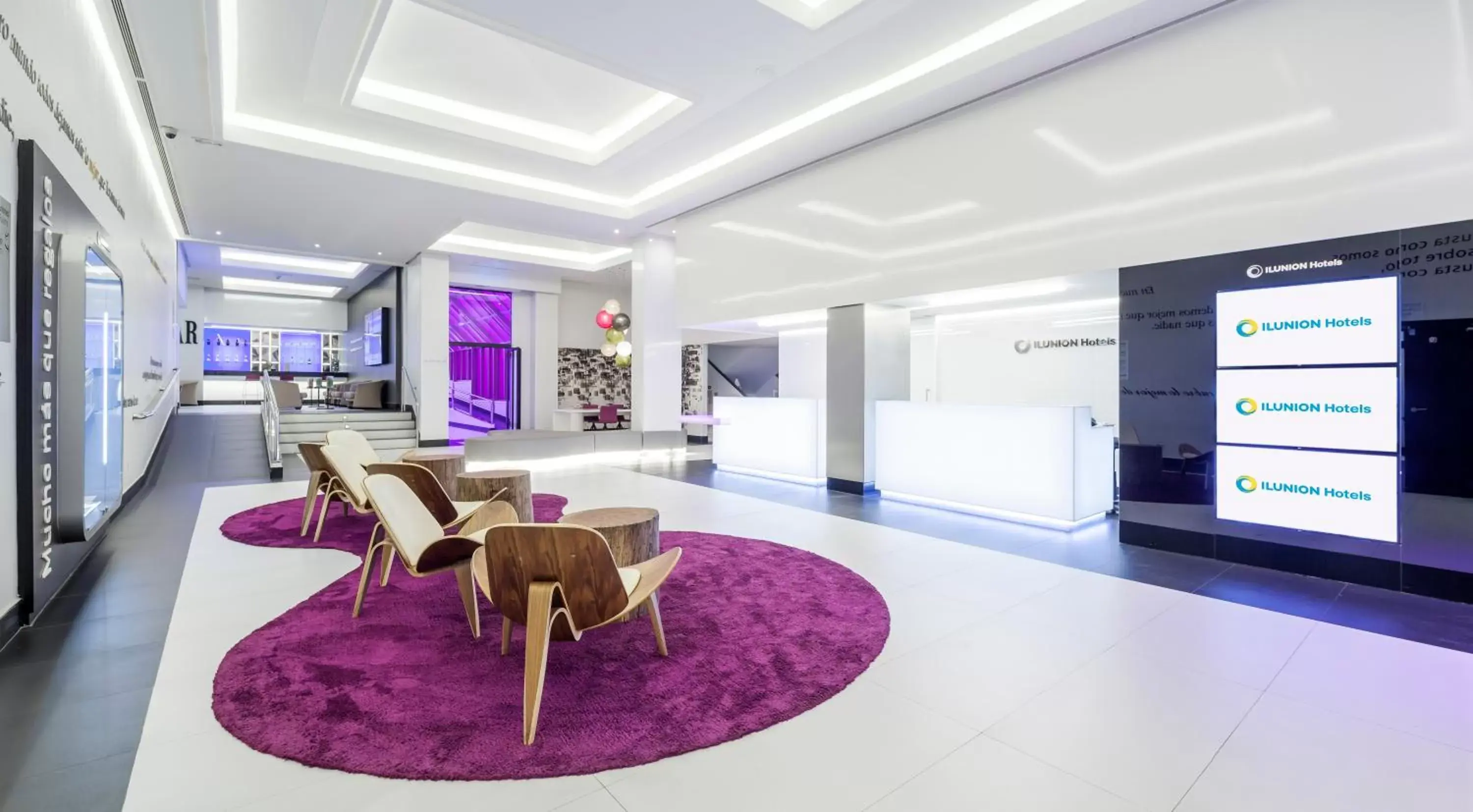 Lobby or reception in Ilunion Suites Madrid