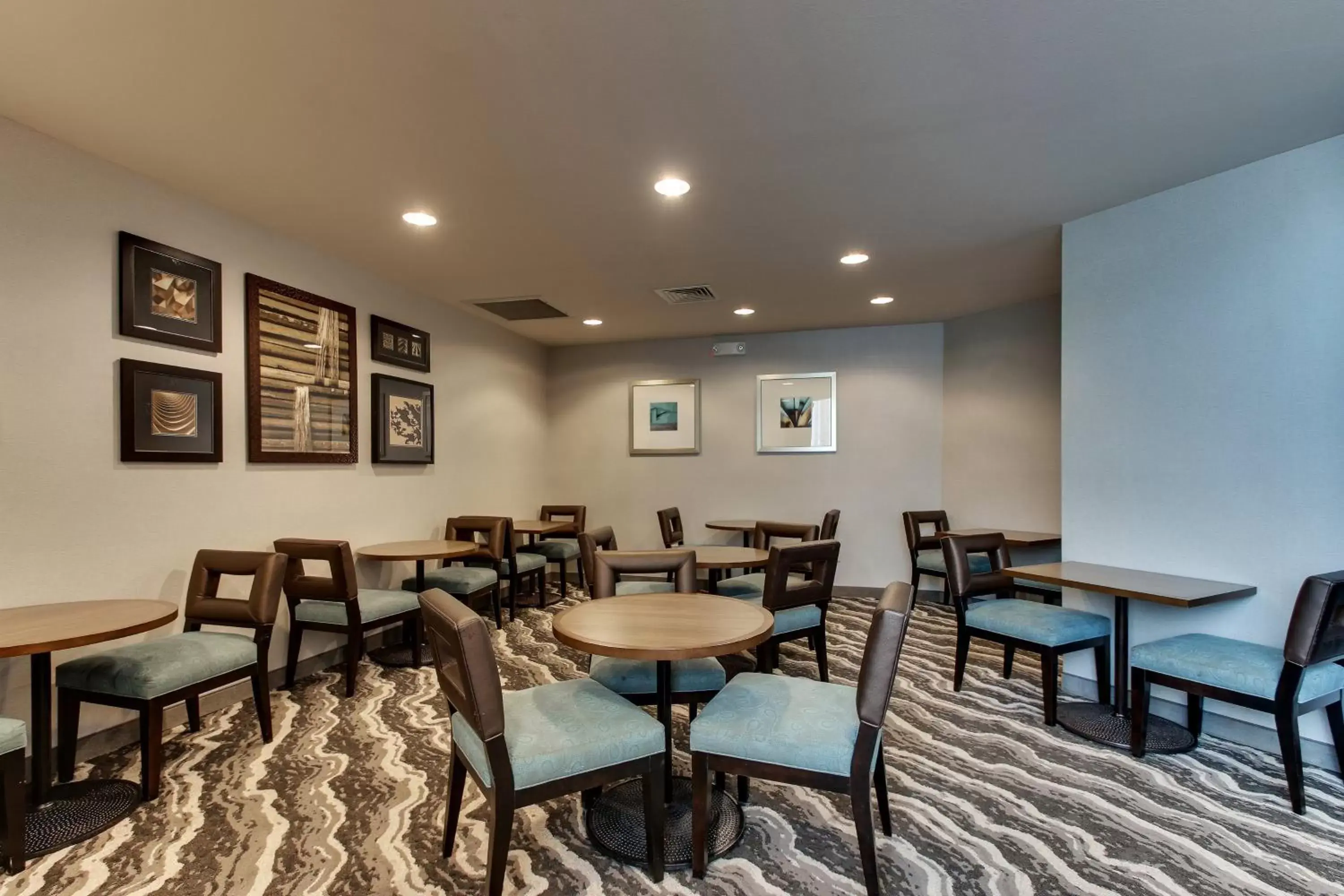 Restaurant/Places to Eat in Staybridge Suites Missoula, an IHG Hotel