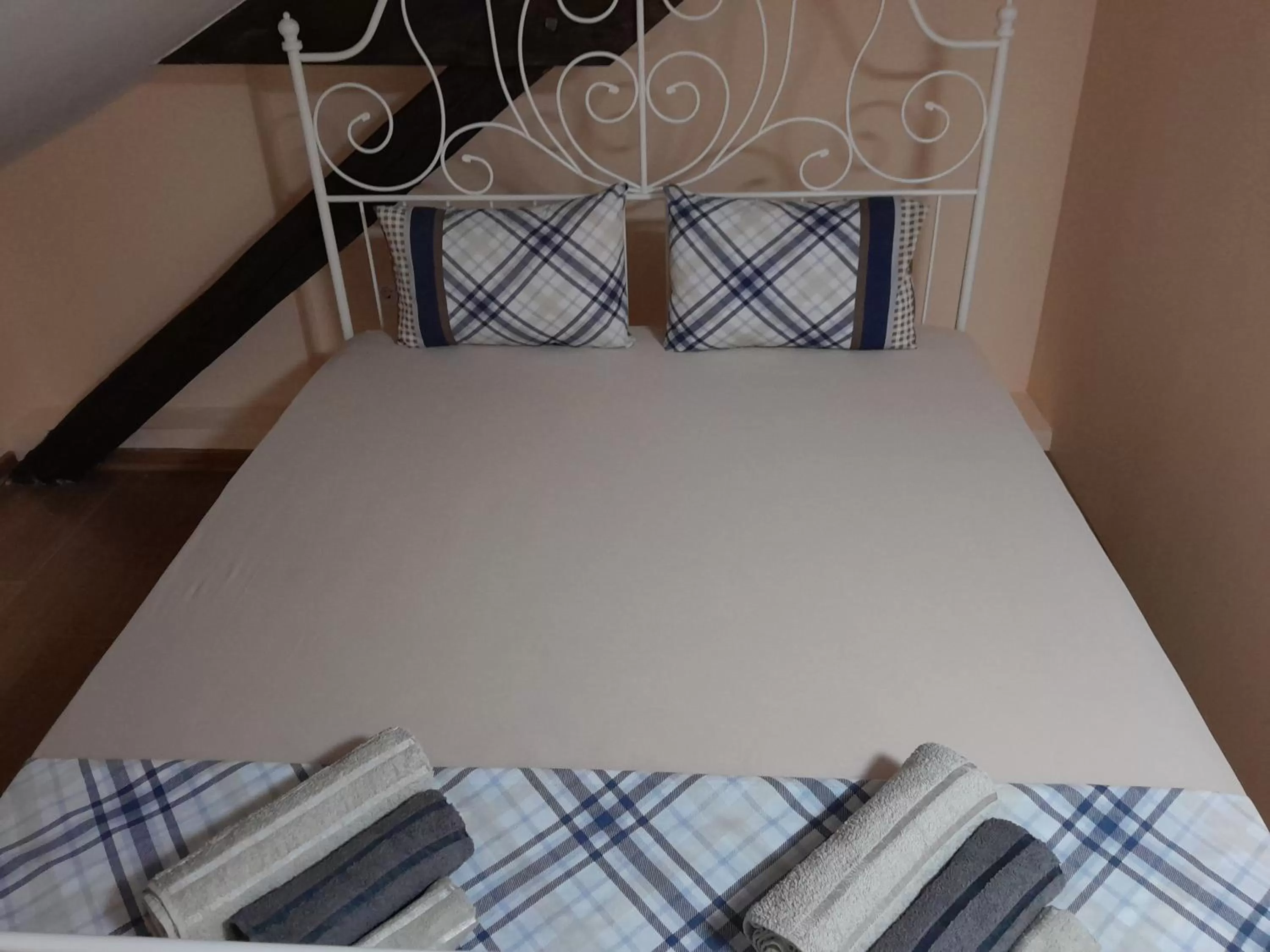 Bed in HANCHO SevenUps - KAPANA Plovdiv Center