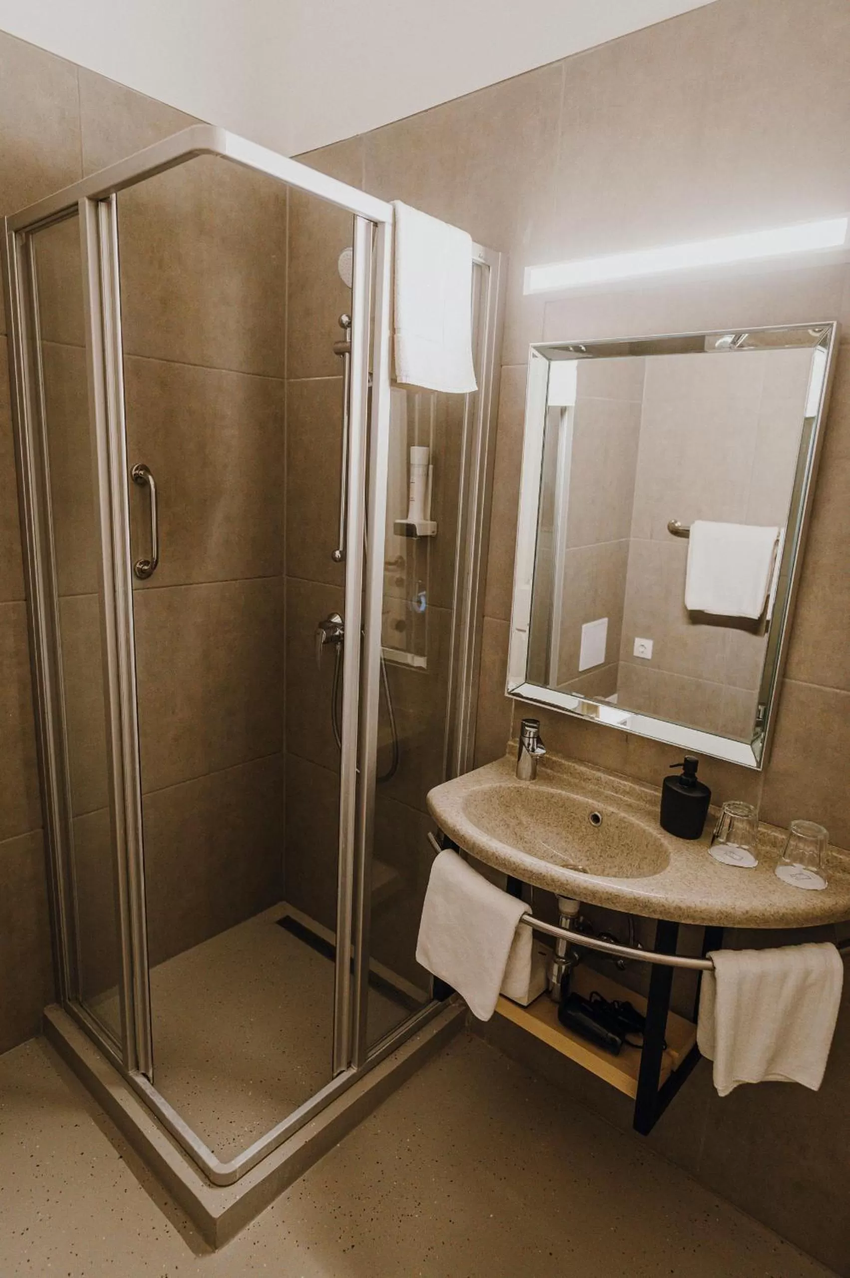 Bathroom in Hotel Piano