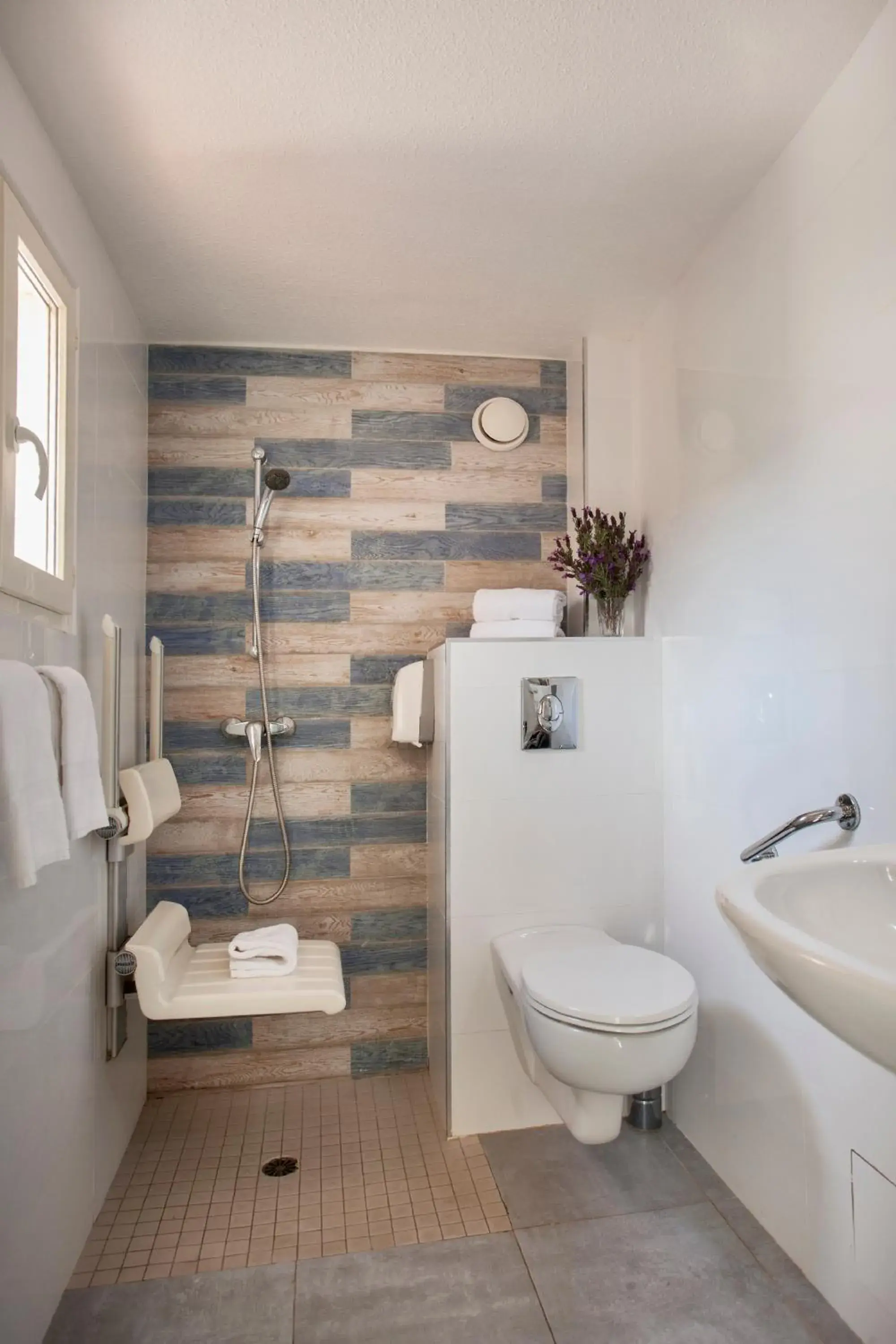 Bathroom in Le Neptune & Spa