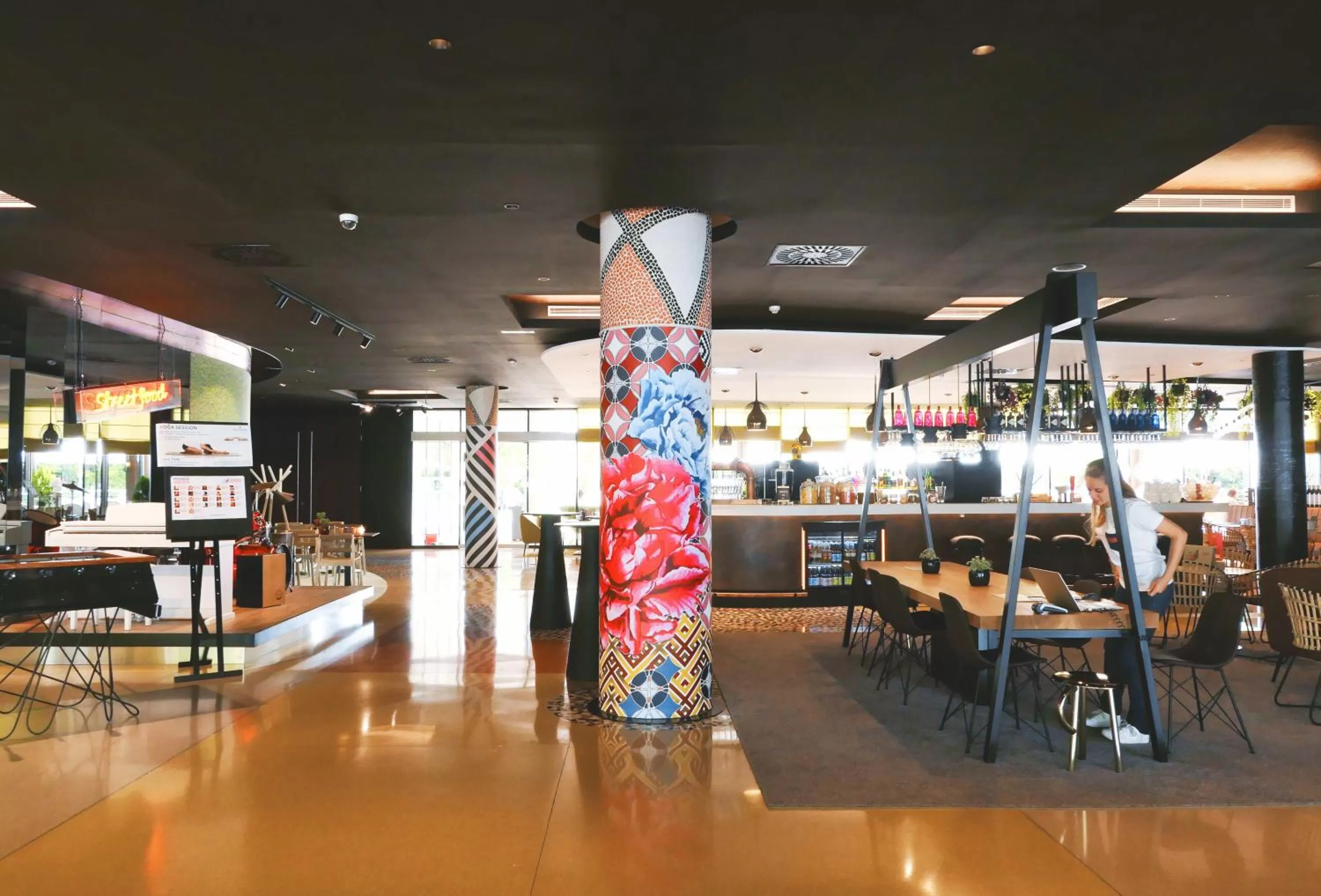 Lobby or reception in Novotel Barcelona Cornellà