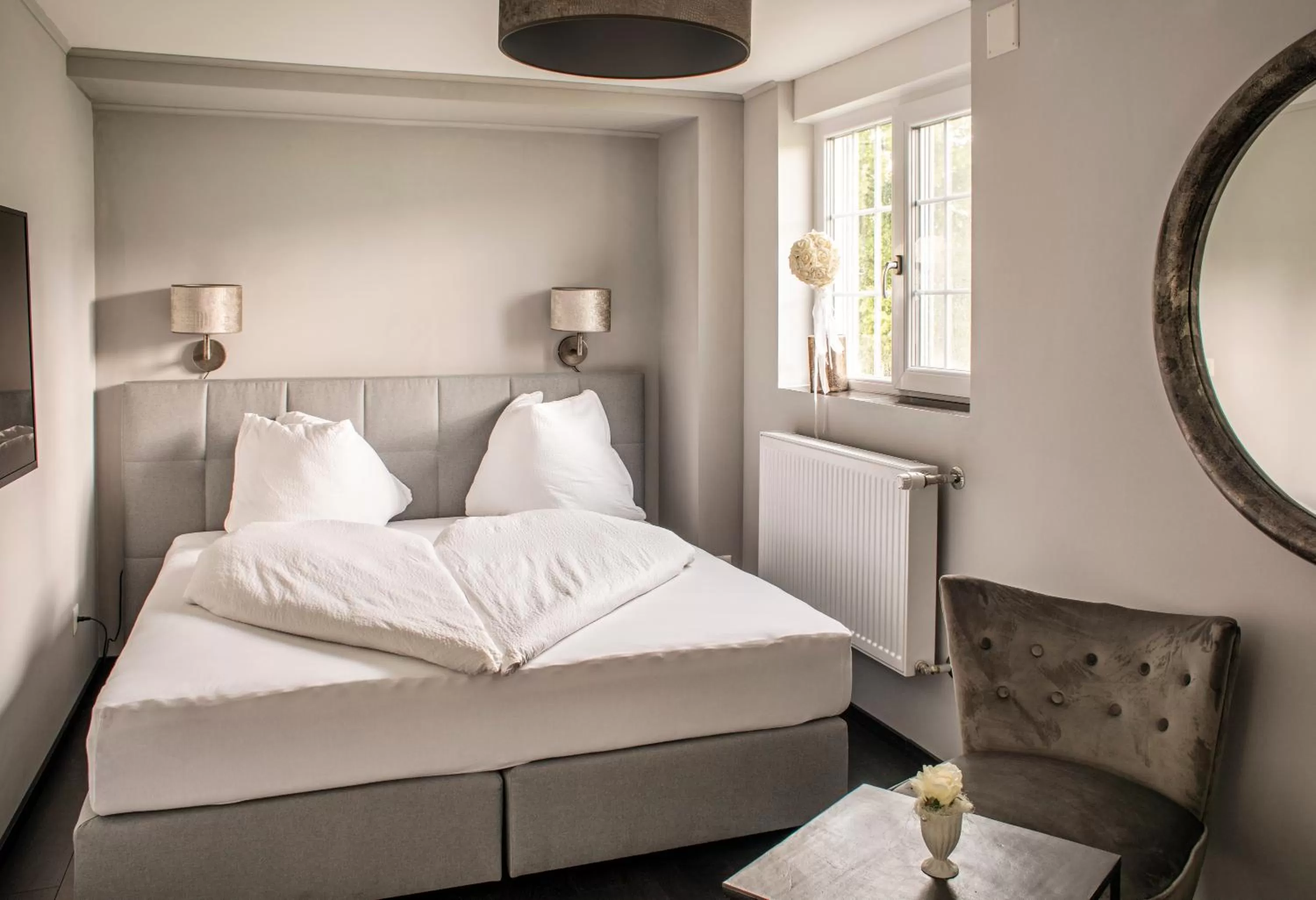 Bed in Landcafe mit Mini Hotel