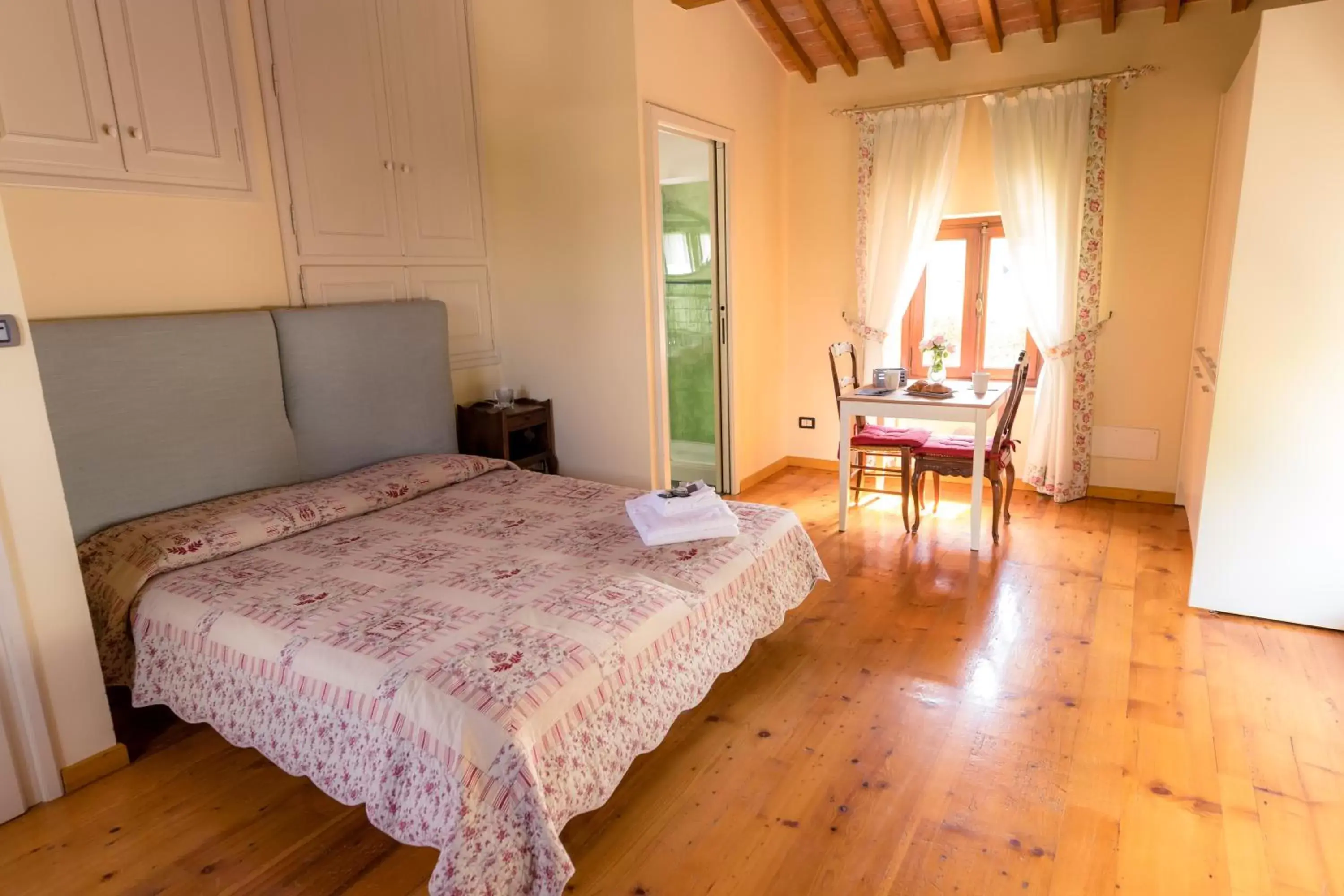 Photo of the whole room, Bed in B&B Villa Nichesola
