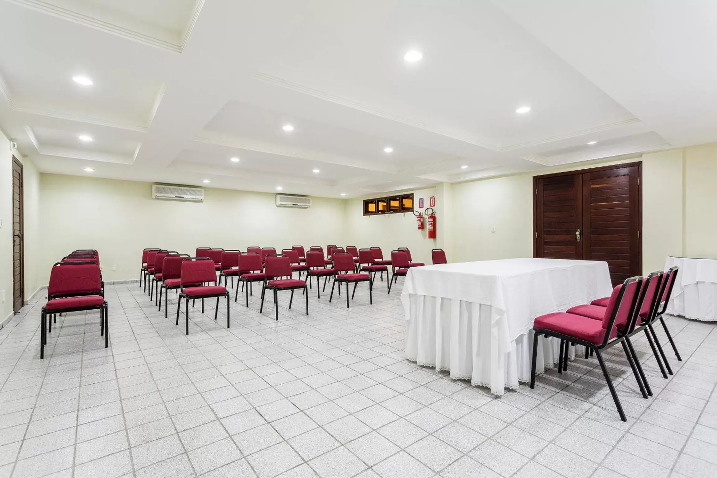 Business facilities in Pizzato Praia Hotel