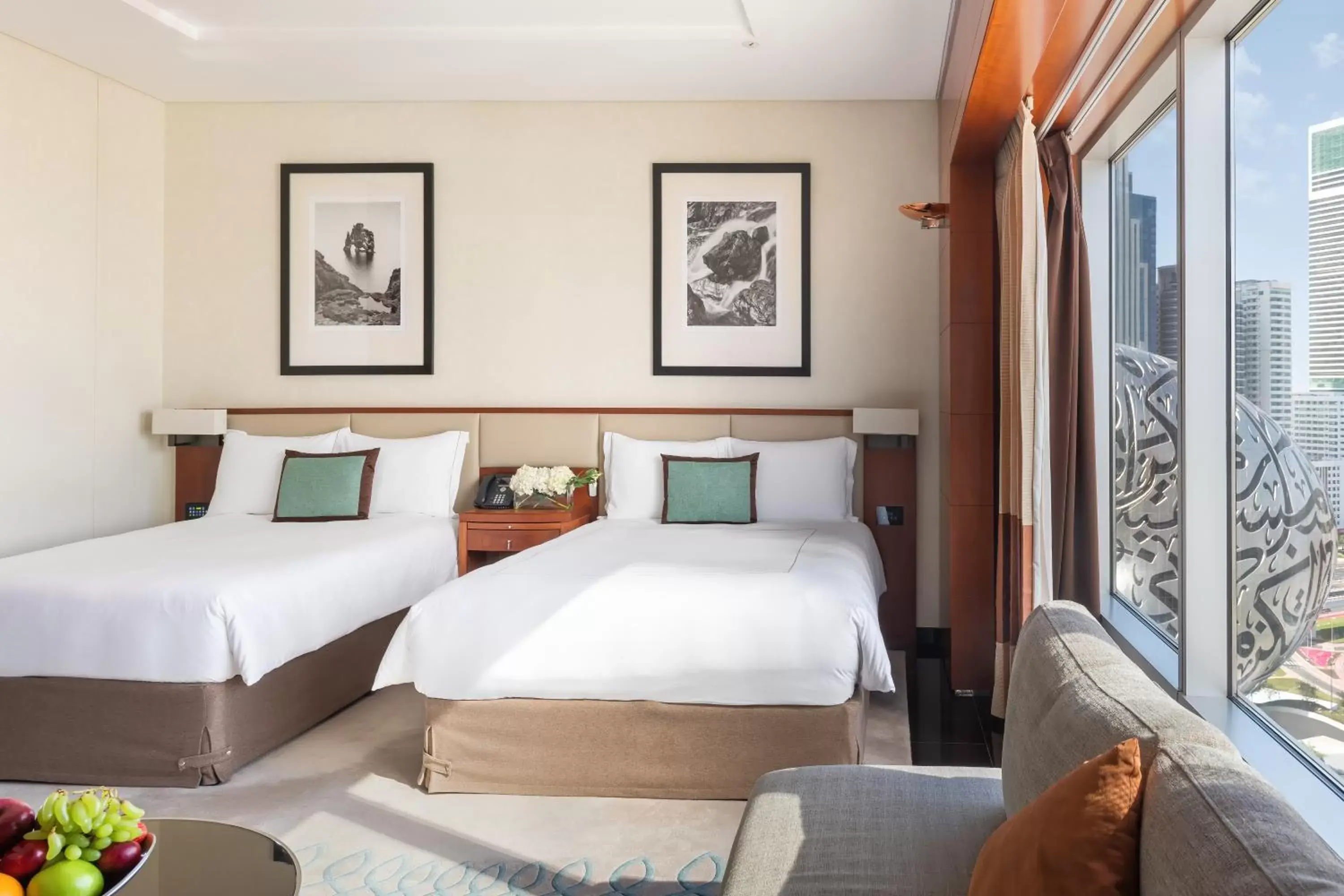 Photo of the whole room, Bed in Jumeirah Emirates Towers Photo of the whole room, Bed in Jumeirah Emirates Towers