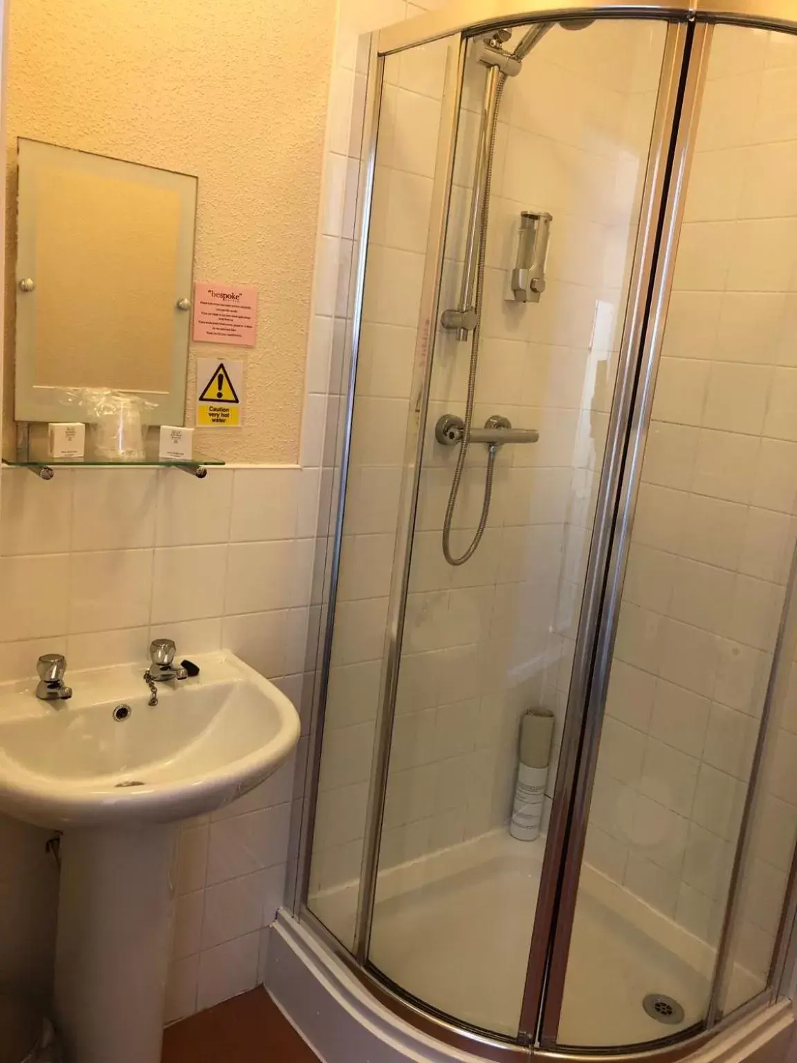Shower, Bathroom in The Elgin Kintore Arms, Inverurie - Heritage Hotel Since 1855