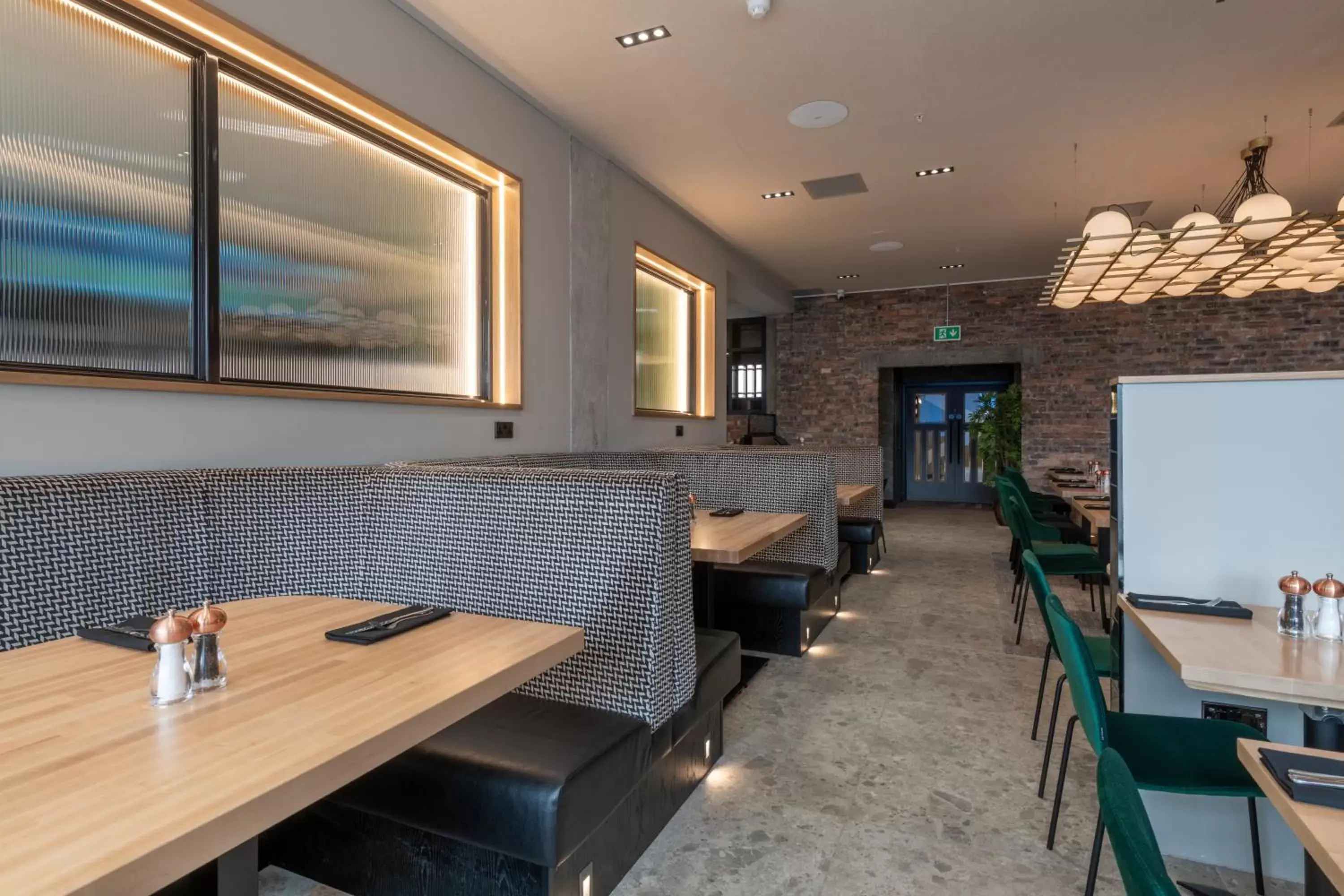 Restaurant/places to eat in Sandman Signature Glasgow Hotel
