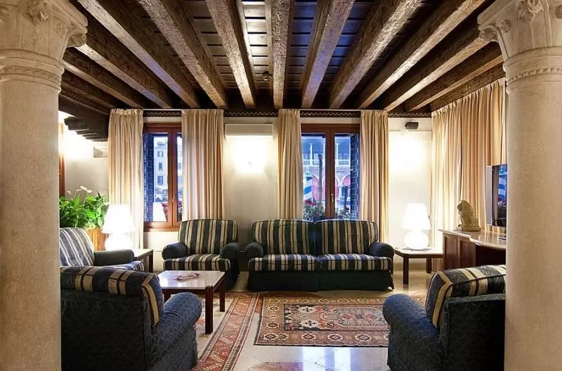 Living room in Foscari Palace