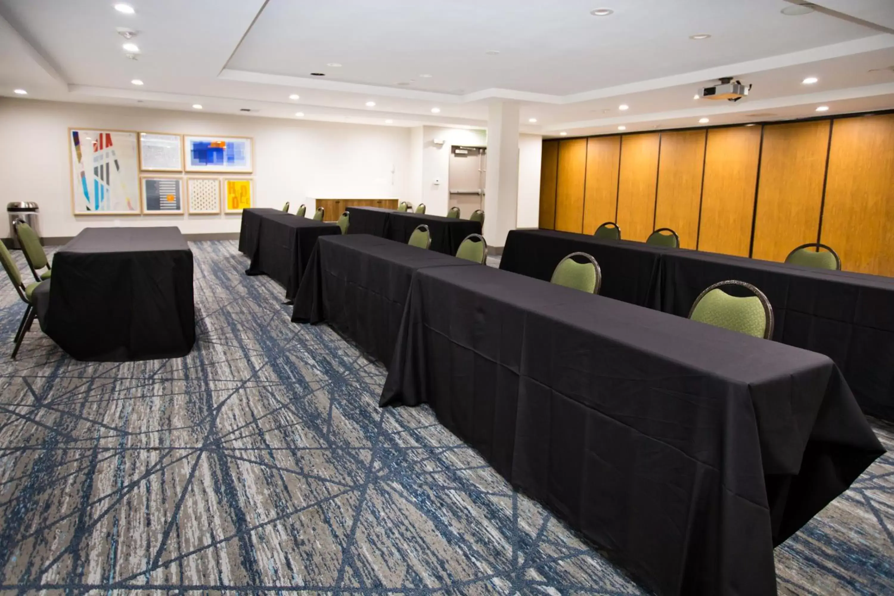 Meeting/conference room in Holiday Inn Express & Suites Sacramento NE Cal Expo, an IHG Hotel