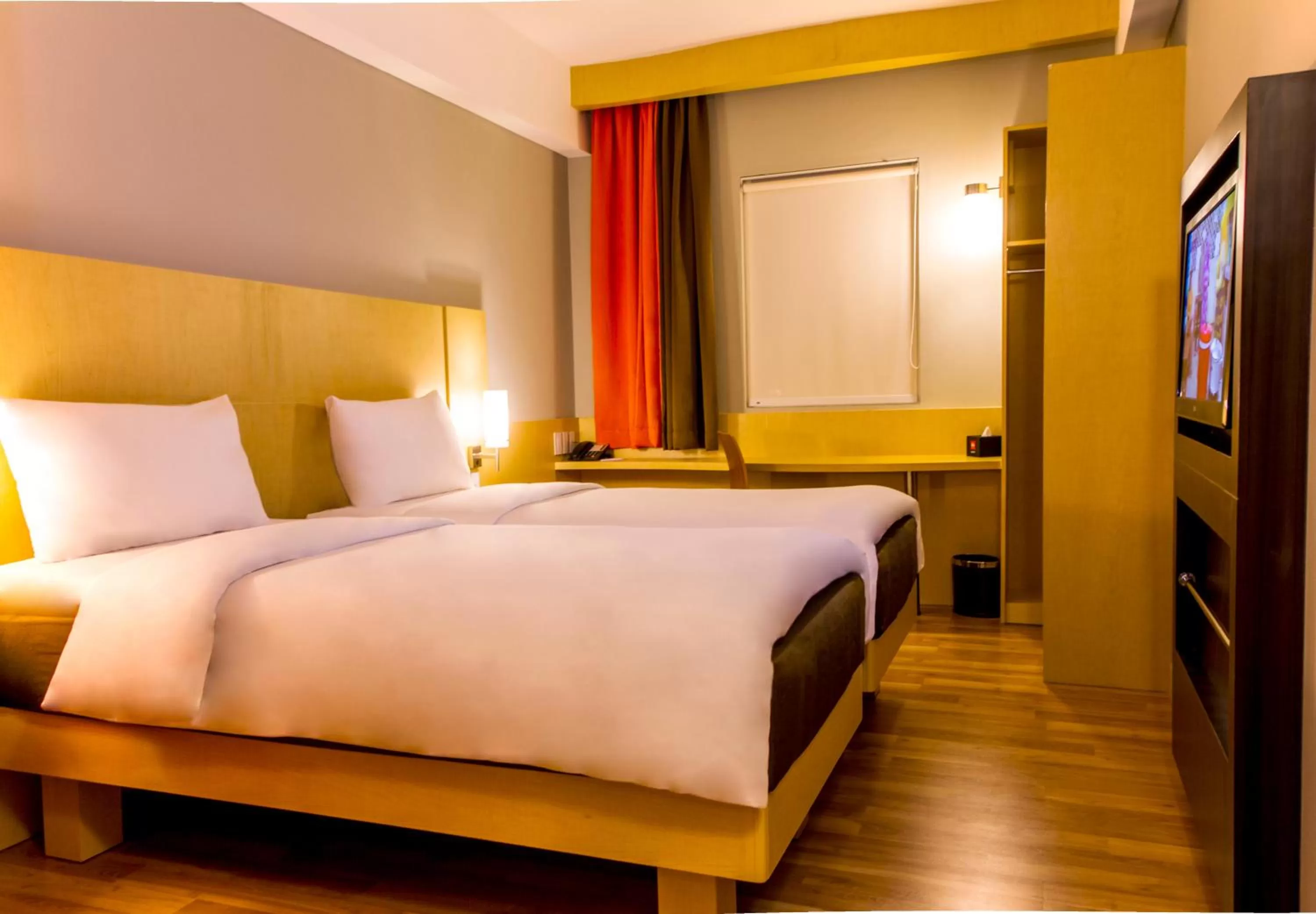 Bedroom, Bed in Ibis Padang