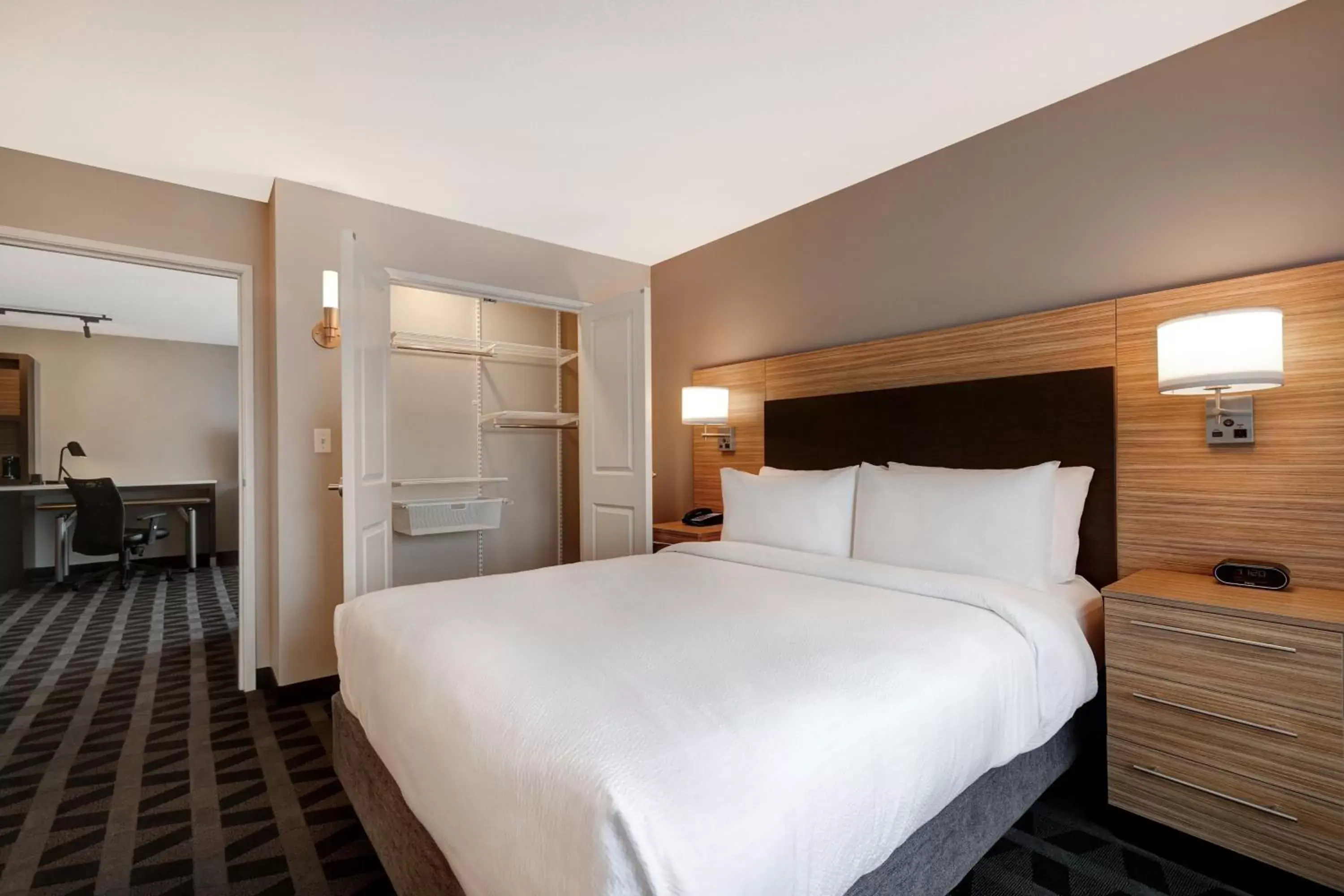 Bedroom, Bed in TownePlace Suites by Marriott Monroe