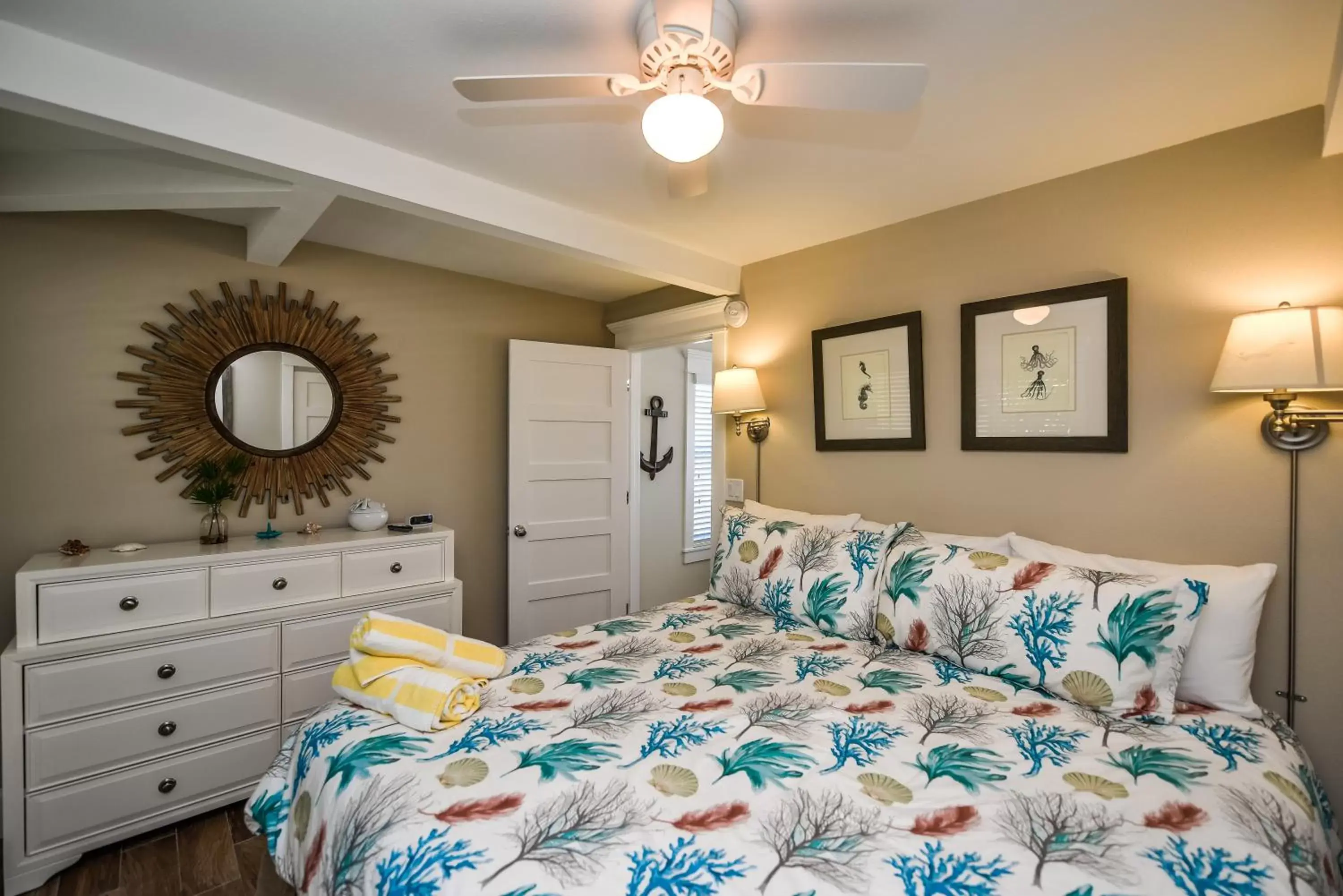 Bedroom, Bed in Tropical Breeze Resort