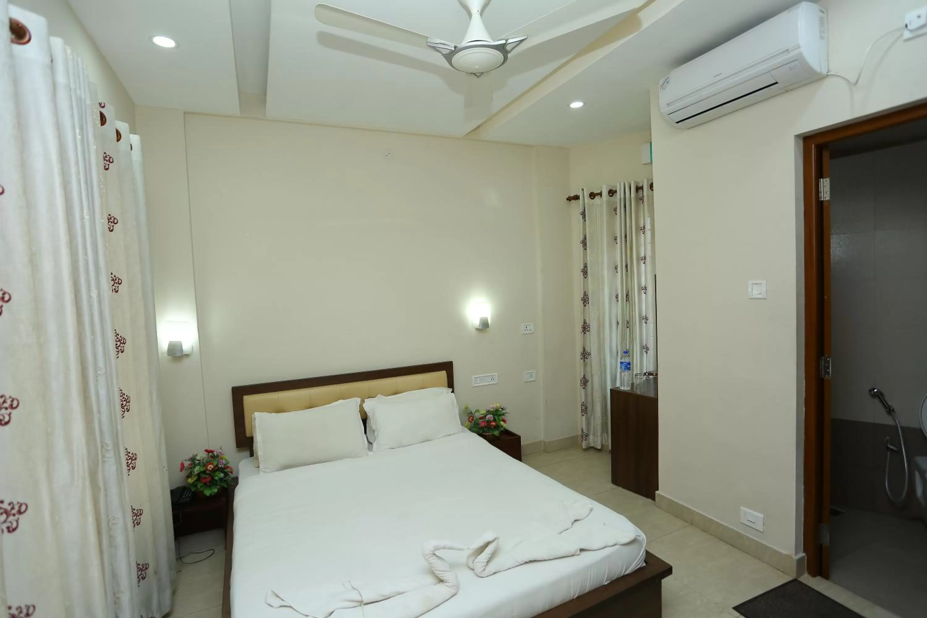 Bed in Hotel Innate Inn