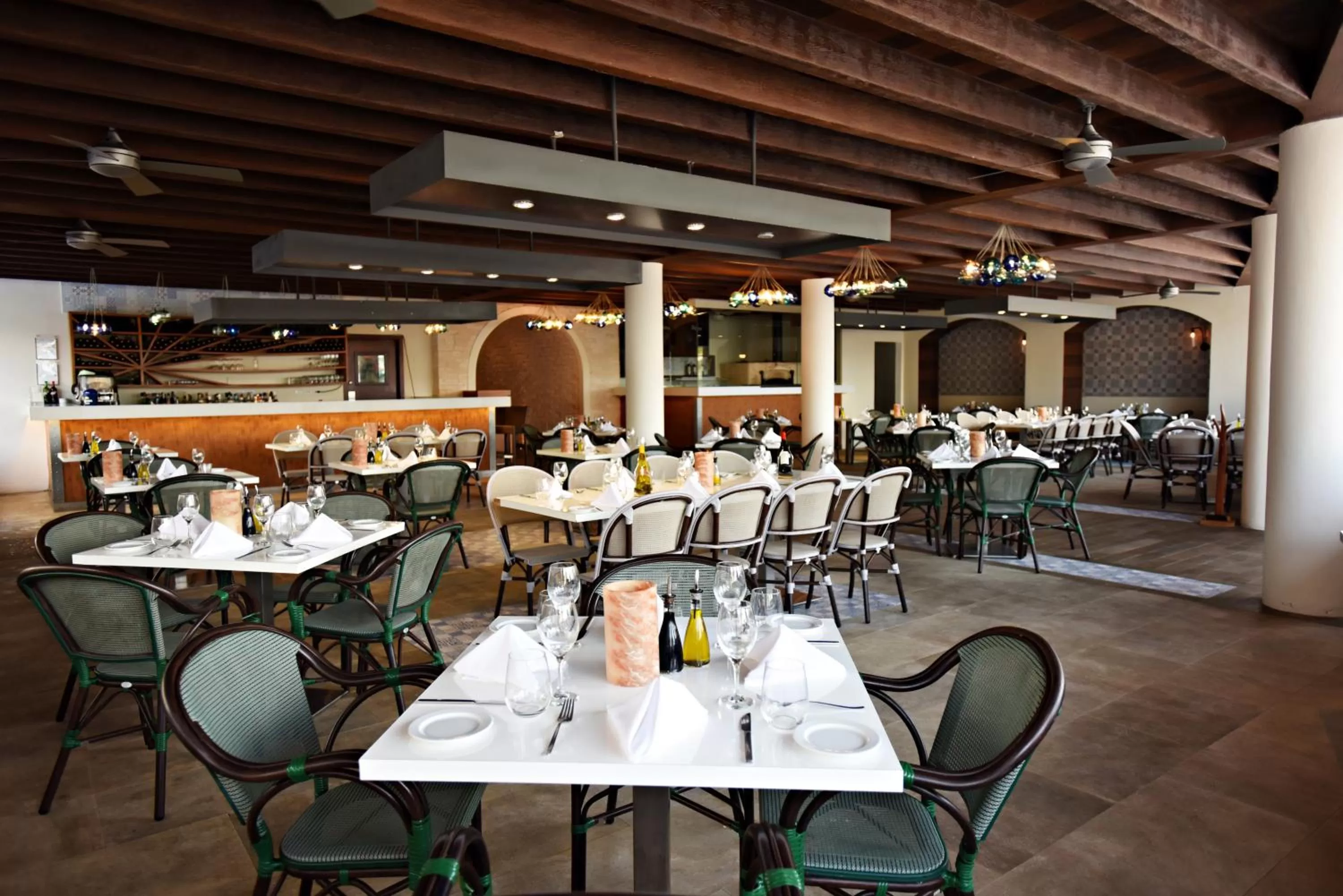 Restaurant/places to eat in Royalton Riviera Cancun, An Autograph Collection All-Inclusive Resort & Casino