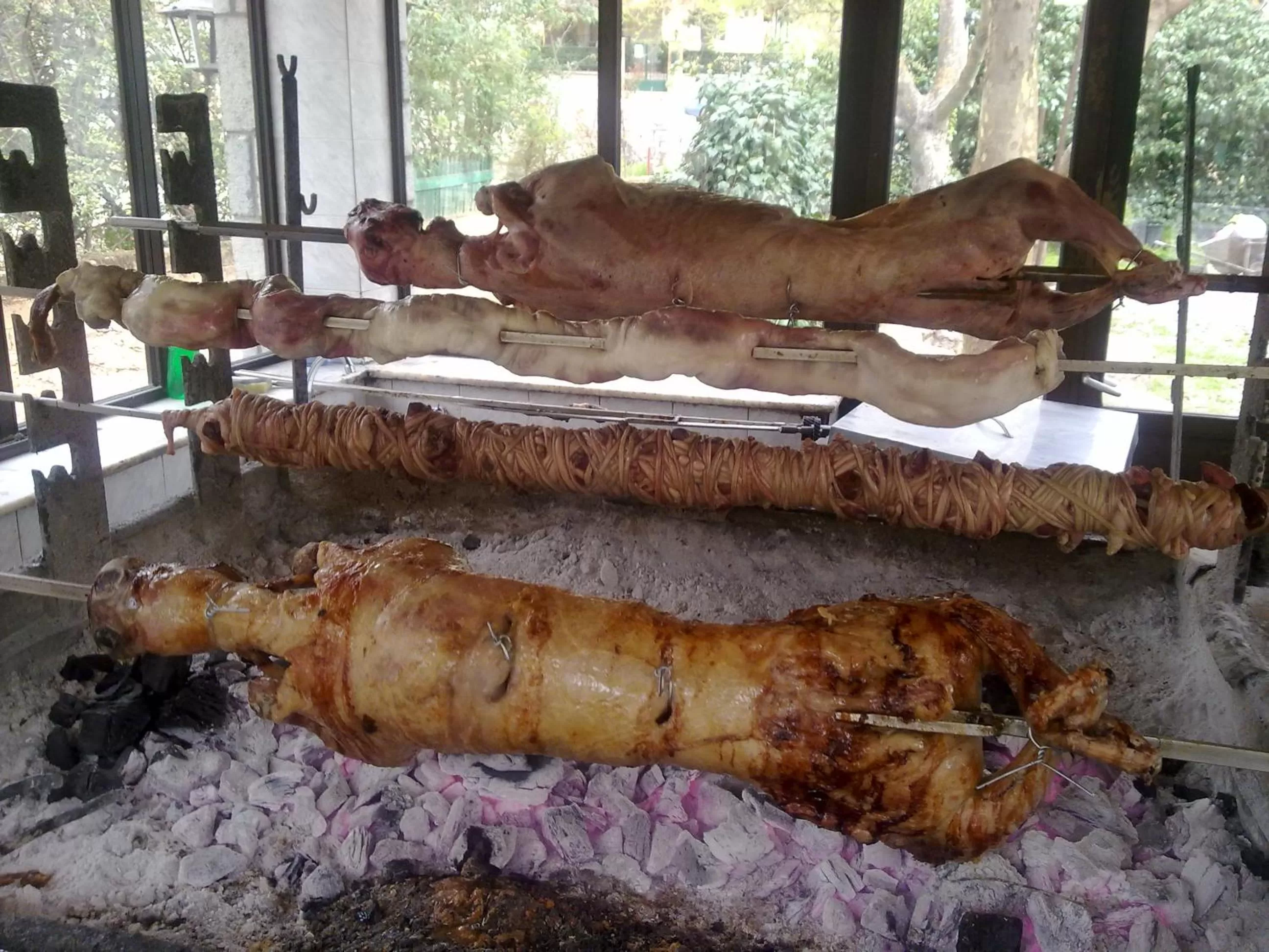 Restaurant/places to eat in Hani Zemenou