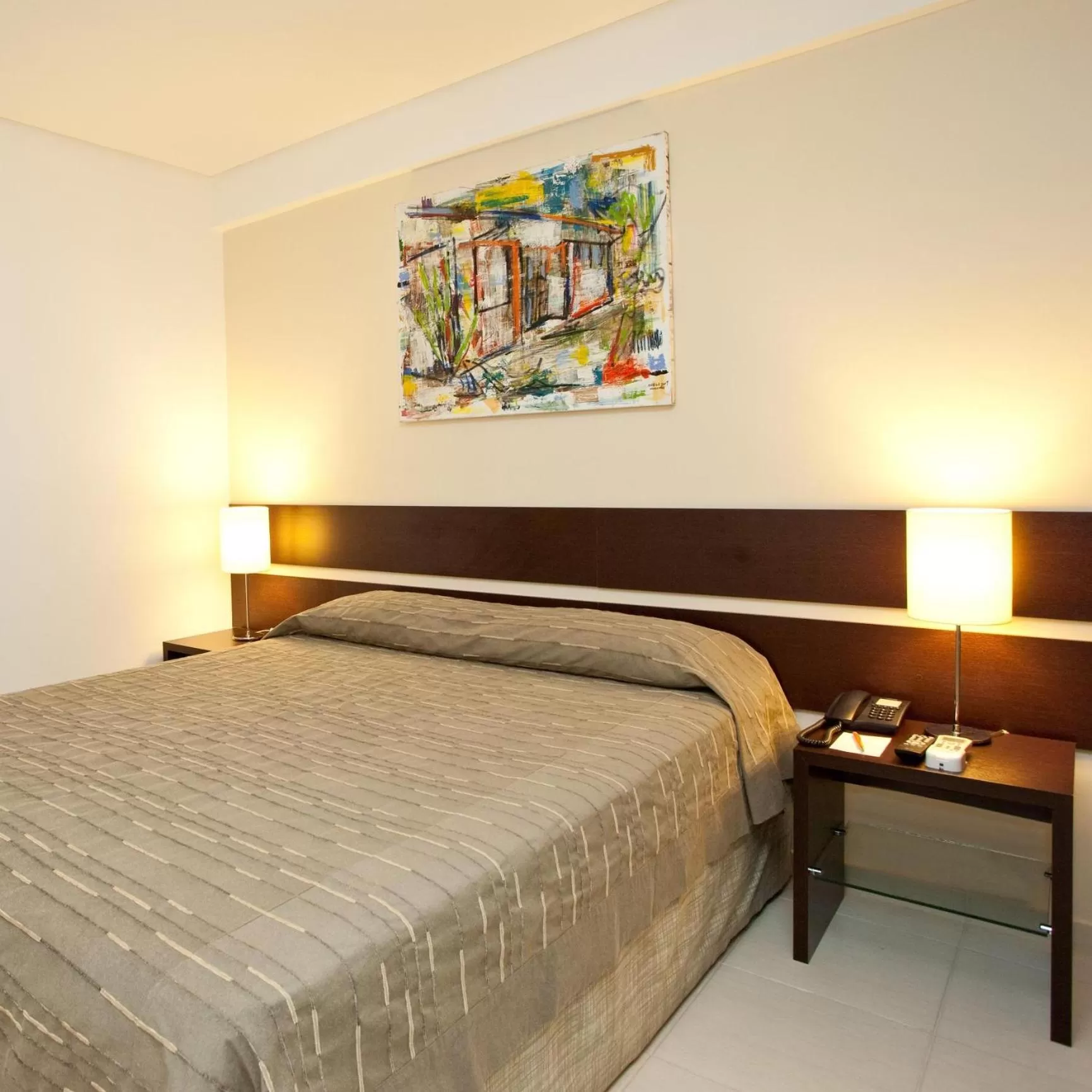 Bed in America Towers Hotel