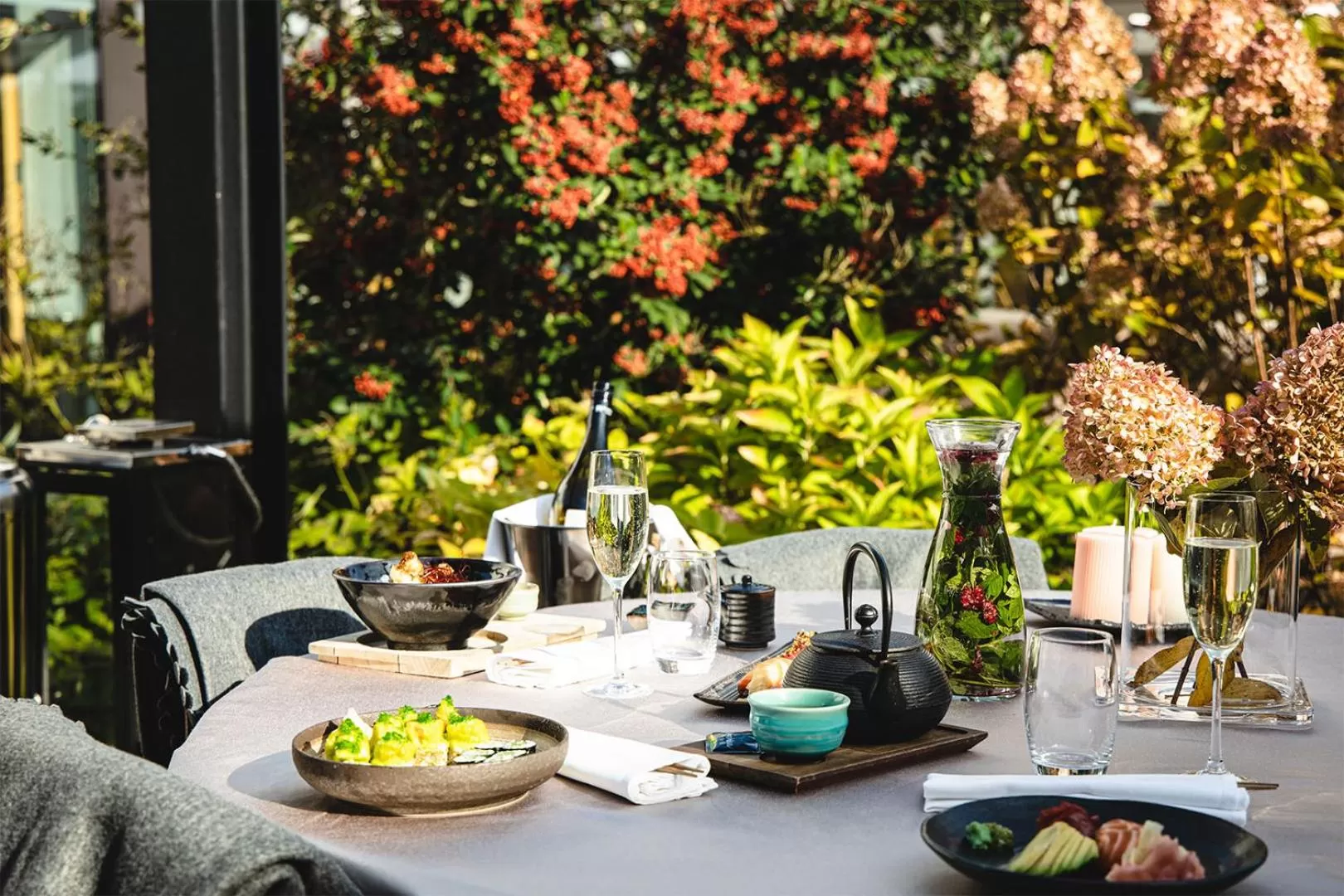 Restaurant/places to eat in X-BIONIC Hotel