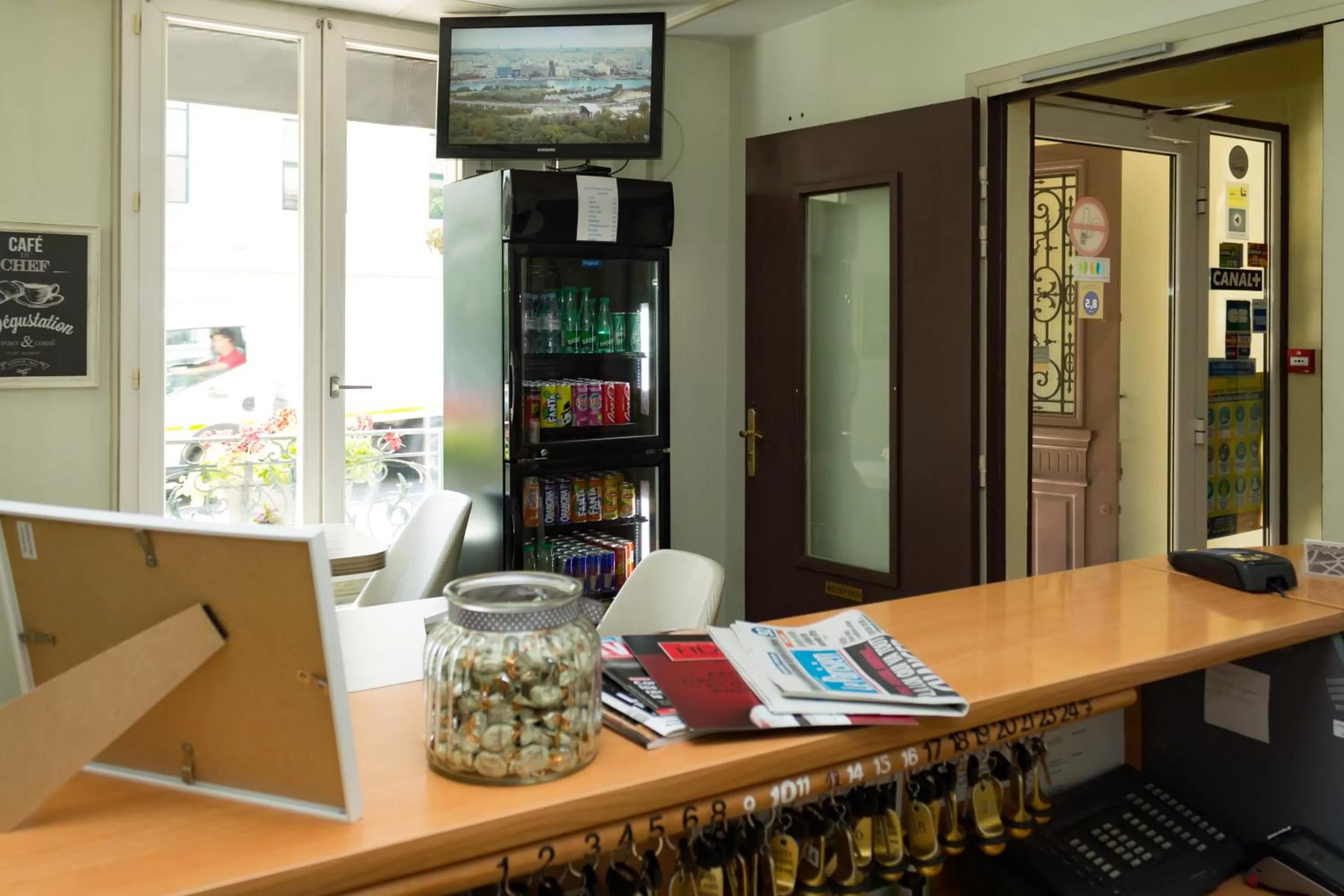 TV and multimedia in Hôtel de Paris La Défense