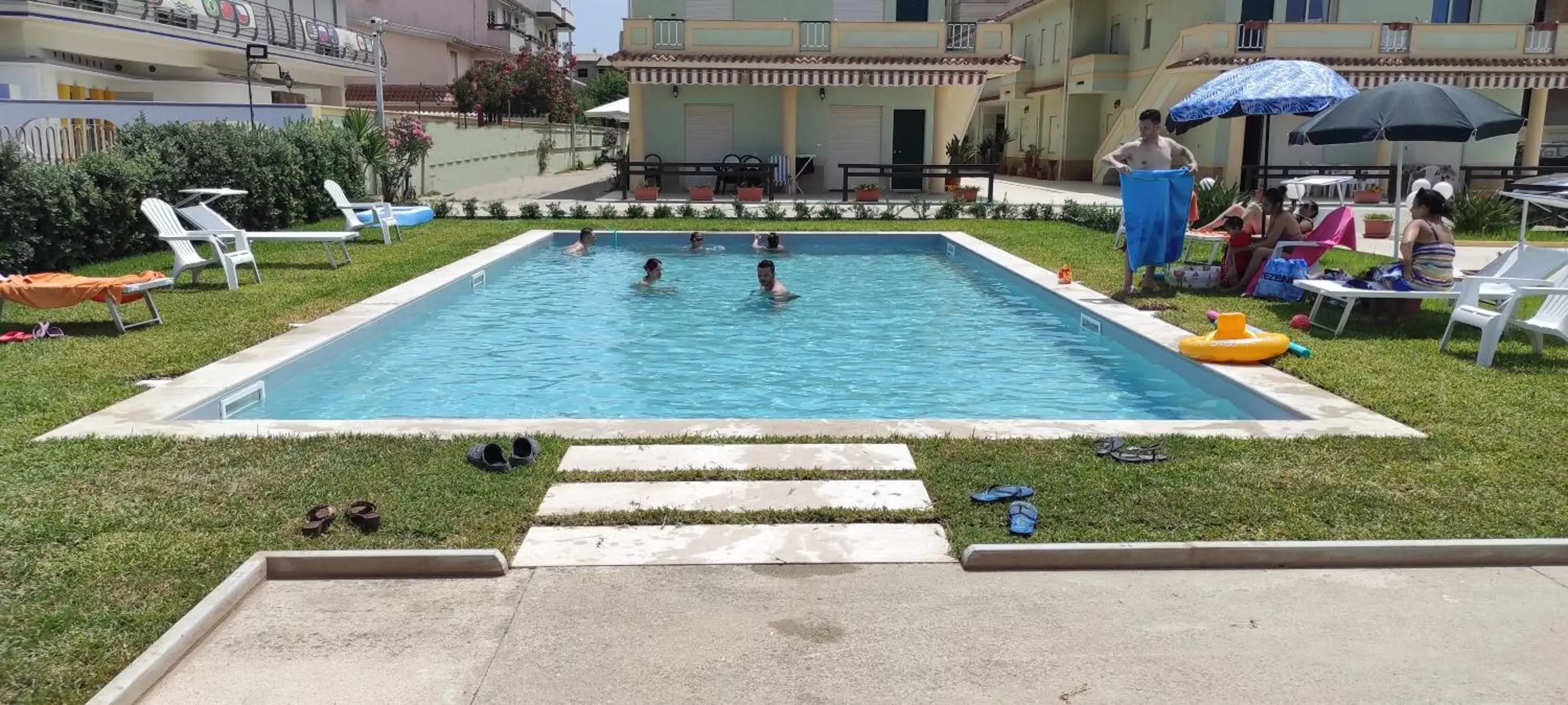 Property building, Swimming Pool in Residence Santa Barbara