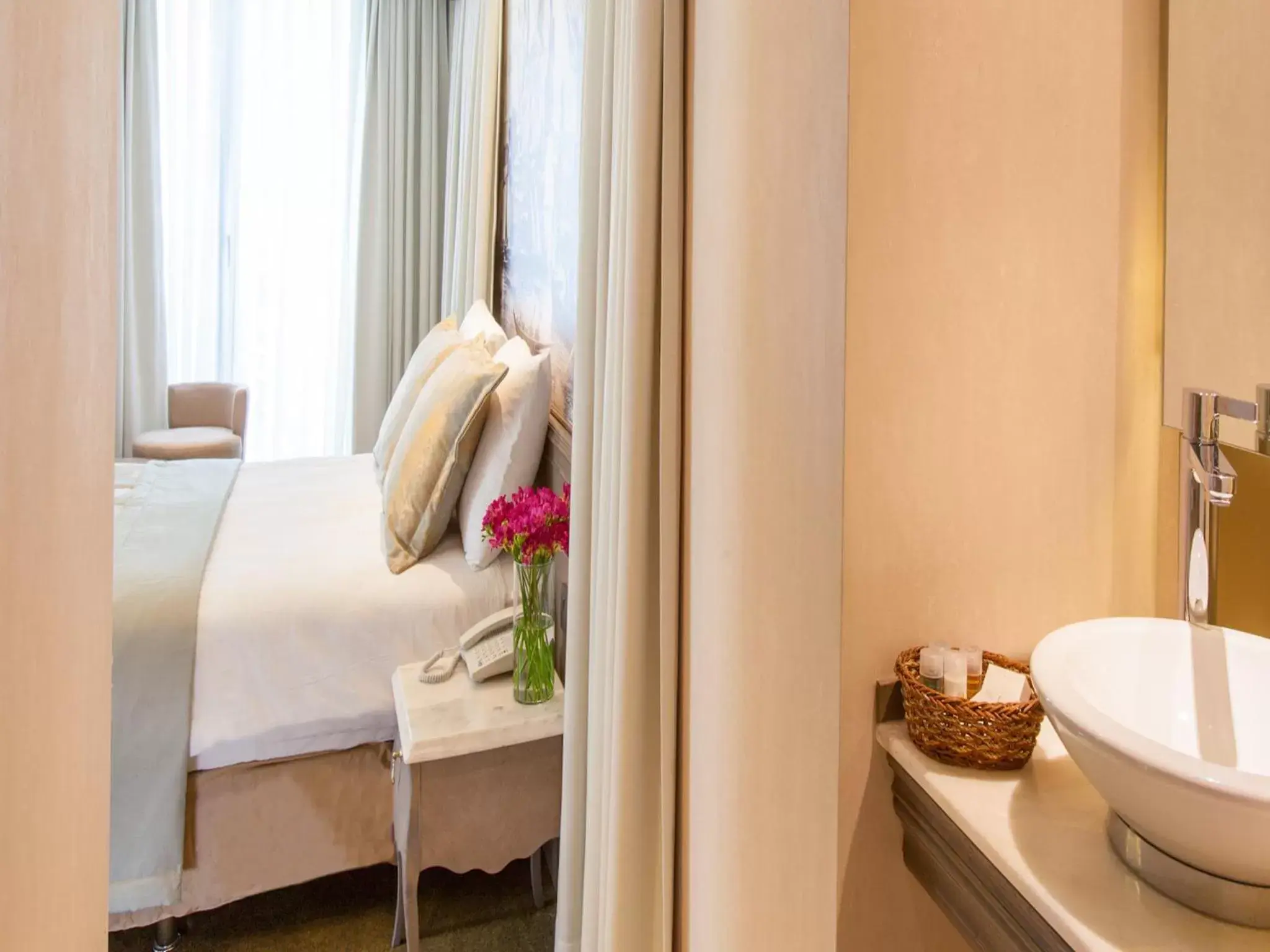 Bed, Bathroom in Pierre Loti Hotel - Special Category