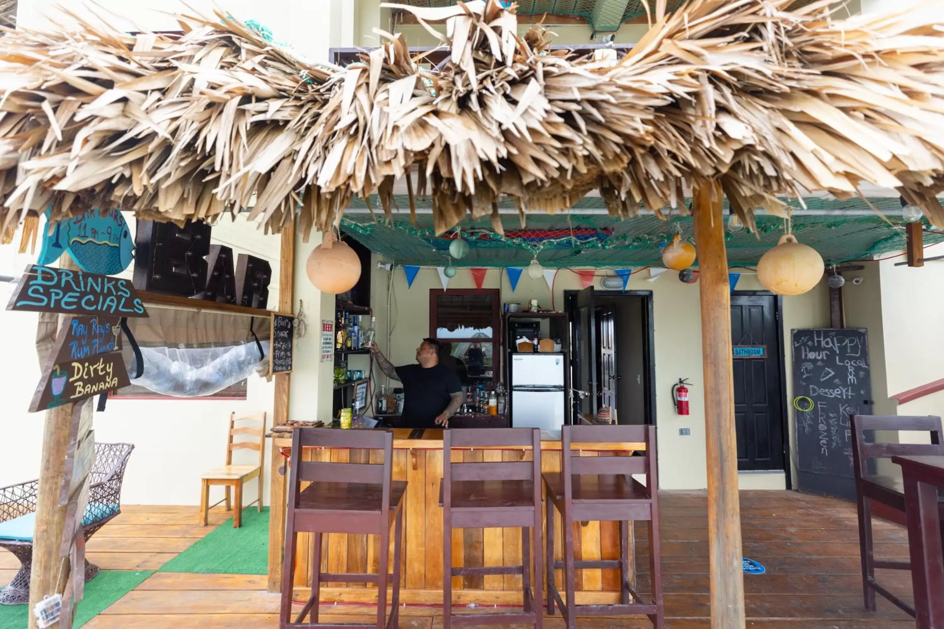 Lounge or bar in Lina Point Belize Overwater Resort