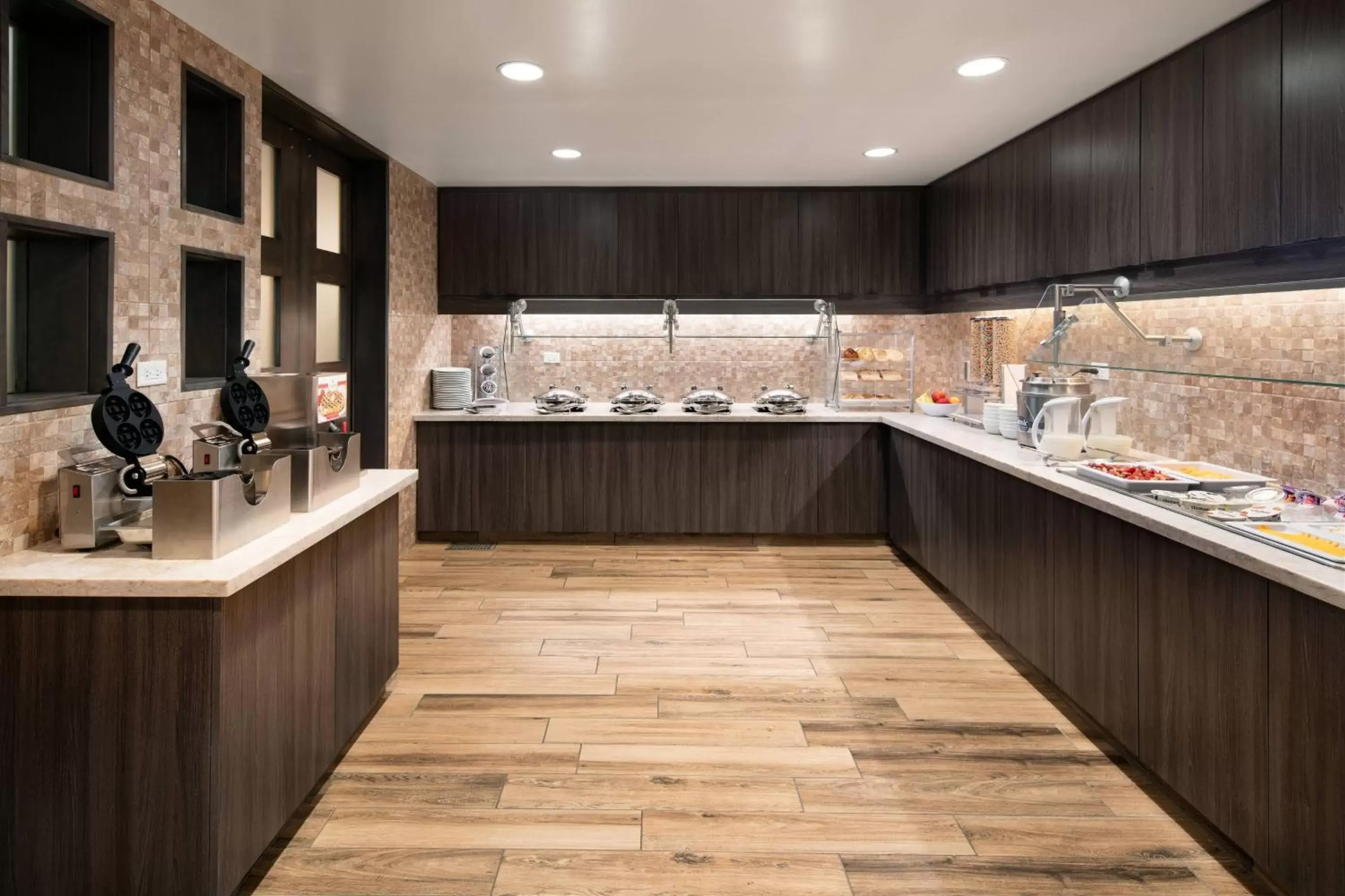 Breakfast, Kitchen/Kitchenette in Residence Inn by Marriott Scottsdale Salt River